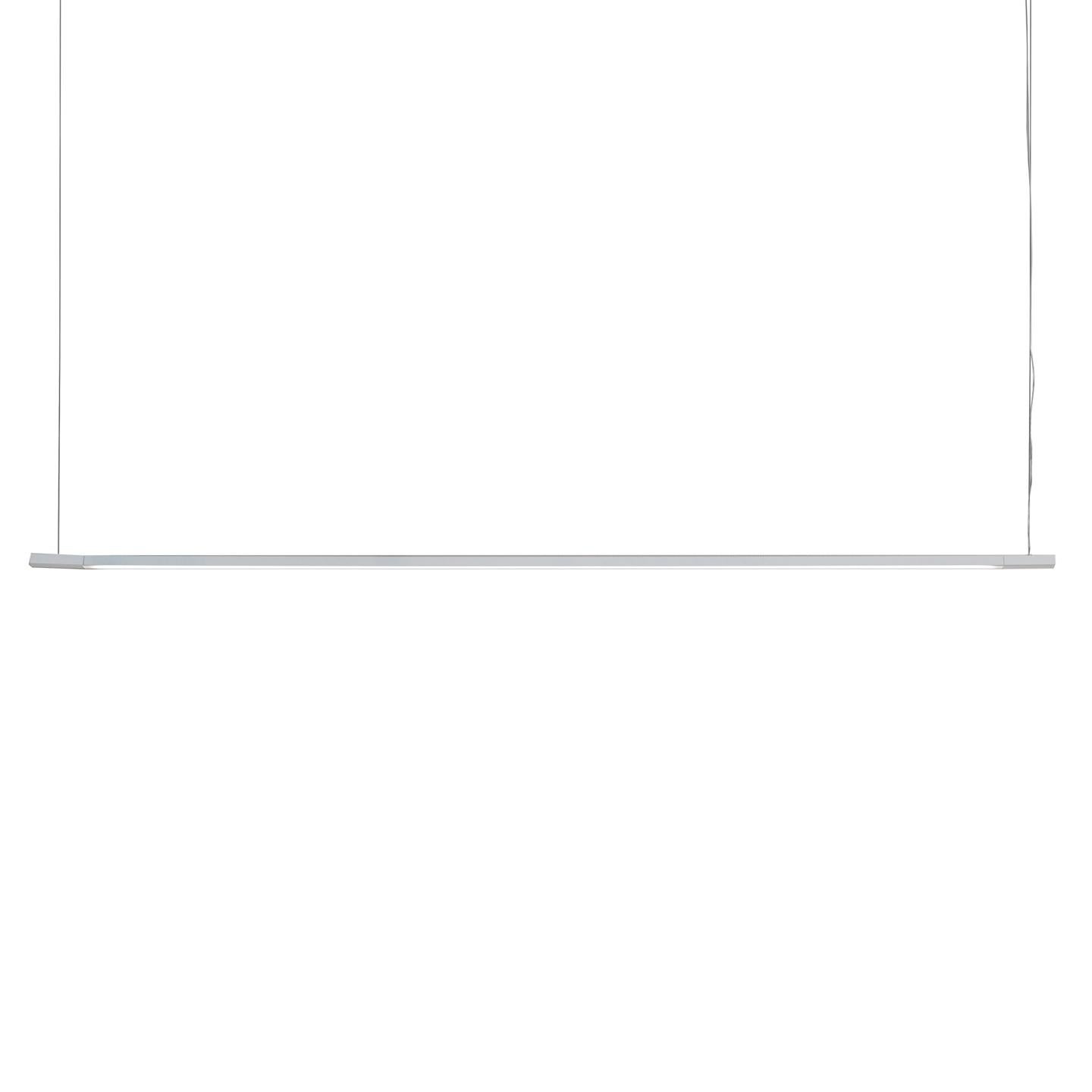 Pendelleuchte mit effizienter und vielseitiger linearer Lichtleistung. Gehäuse aus stranggepresstem Aluminium und Diffusor aus opalweißem Polycarbonat.

Zusätzliche Informationen:
MATERIAL: Aluminium, PC, ABS
Farbe: Weiß
Design/Jahr : 2000
Glühbirne