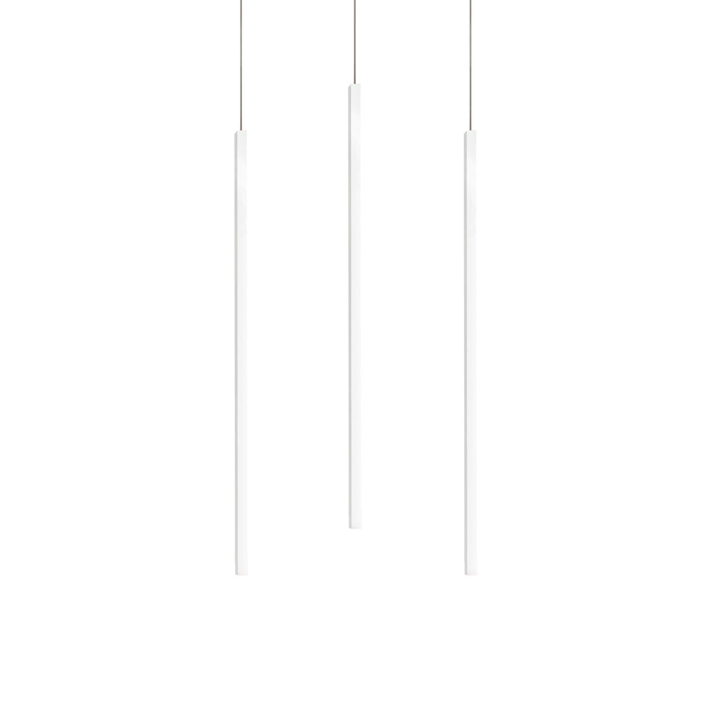 Famiglia di elementi da pavimento, soffitto e parete, efficienti e con una resa luminosa lineare estremamente versatile. Corpo in alluminio estruso e diffusore in policarbonato bianco opale. La versione a parete a sbalzo orizzontale viene fornita