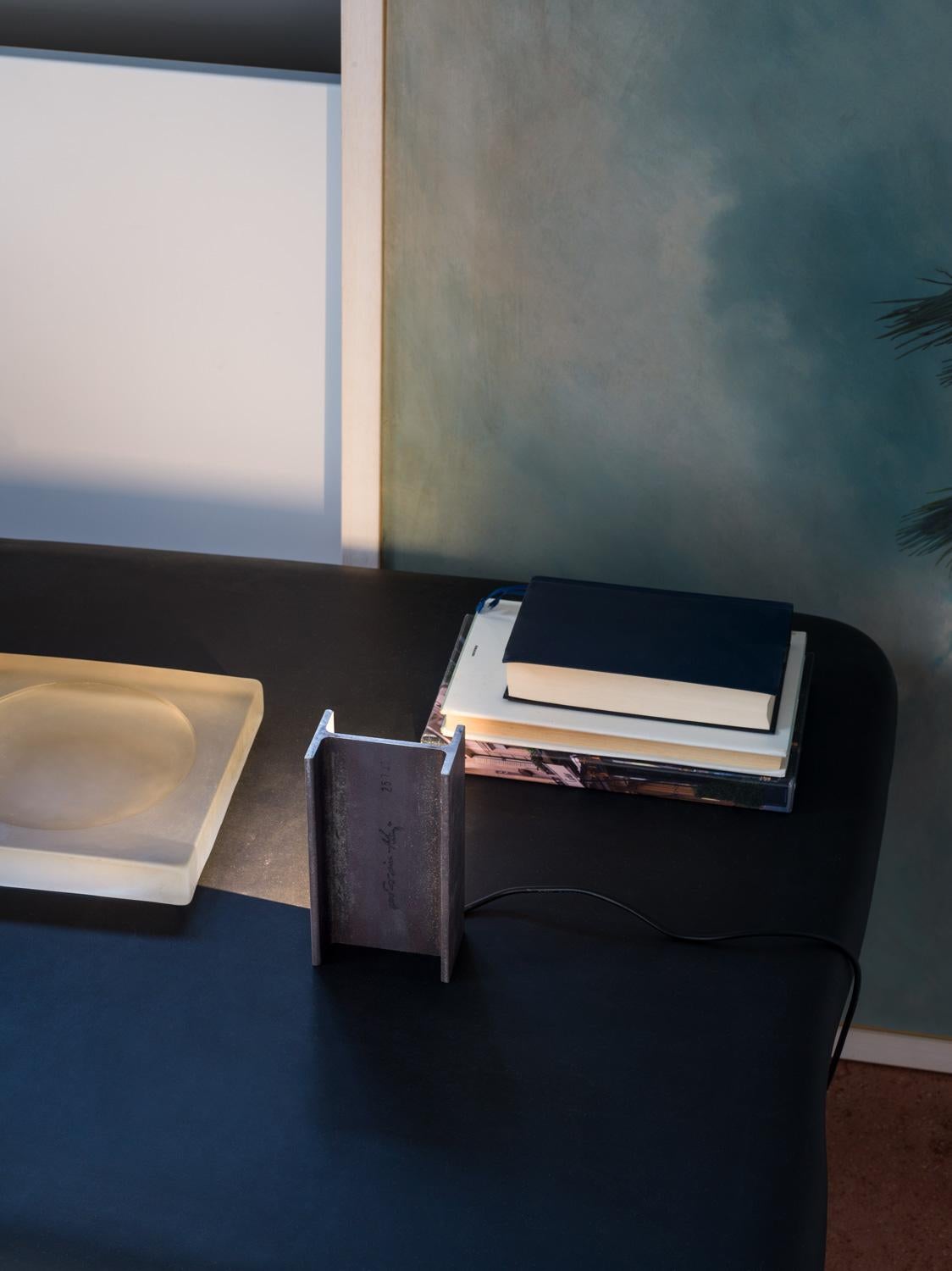 NEMO 'Mais Plus Que... Mini' Tischleuchte aus rohem Metall und Gold - LED 2700K (Italienisch) im Angebot