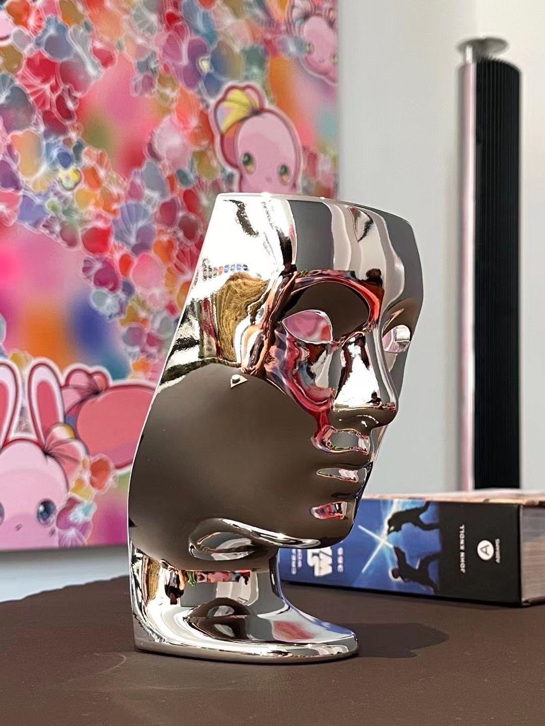 Contemporary Free Shipping Nemo Miniatura Decorative Object Abs Metallic Silver By Driade For Sale