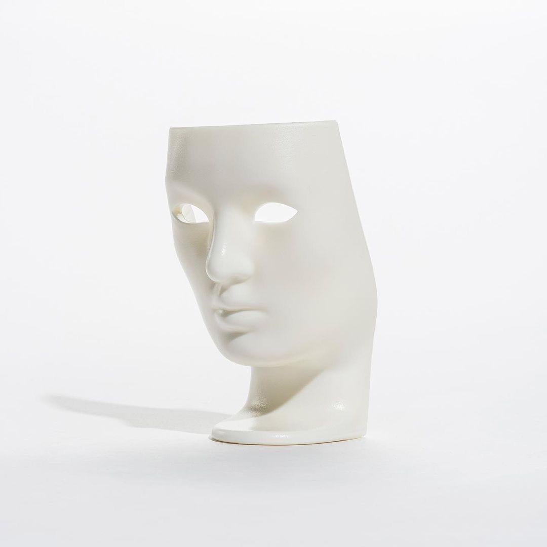 The miniature of Nemo armchair, design by Fabio Novembre, a piece of forniture able to propose a mythic, abstract and universa beauty as occurred in greek art. Avaiable in the colors white, black, red or grey or in metal powder finishes iron, copper