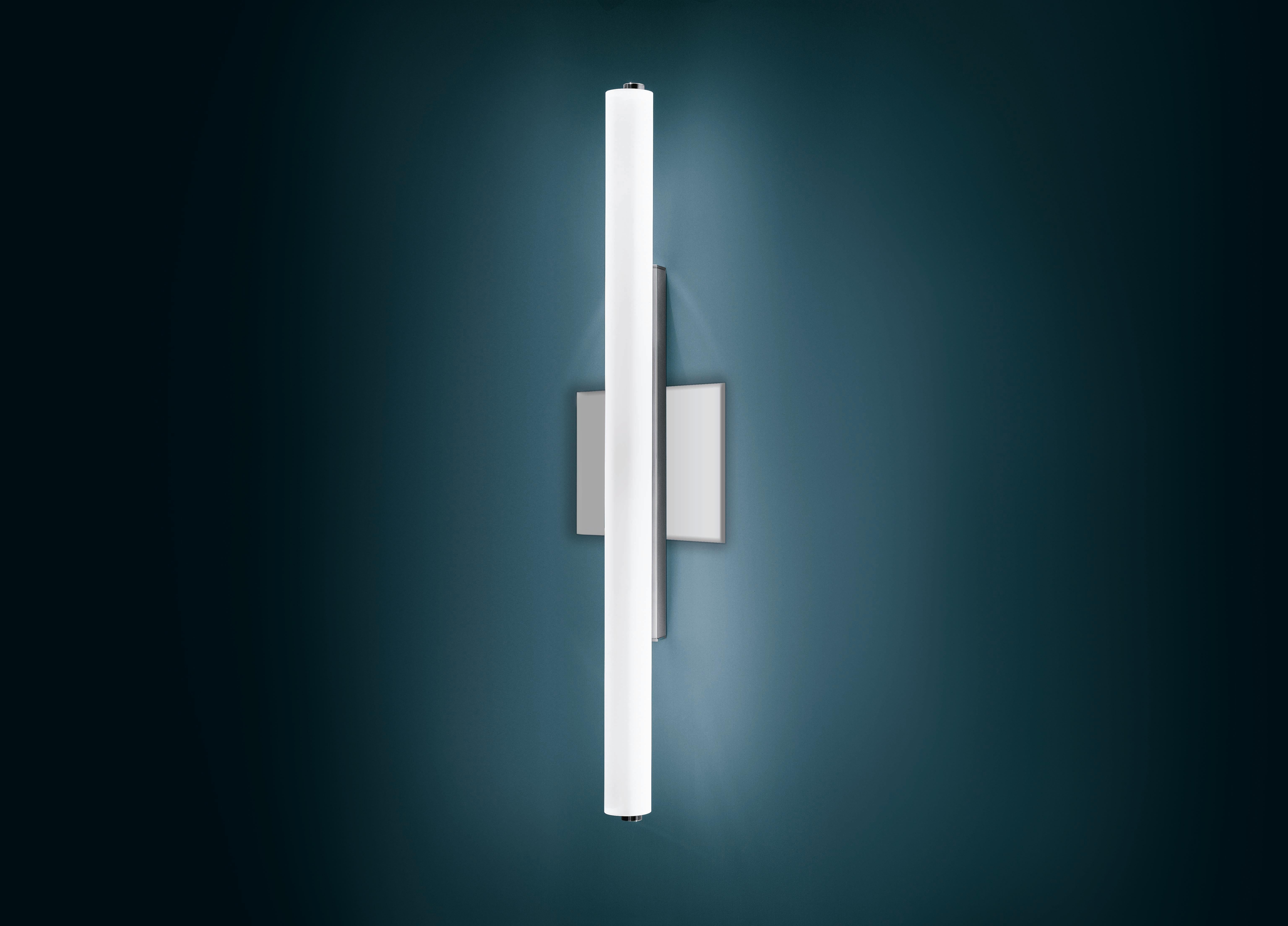 LED- und Halogen-Wandleuchten mit breitem Licht. Röhrenförmiger Diffusor aus sandgestrahltem Pyrex oder aus opalem Metacrylat (LED), montiert auf einer Struktur aus glänzend poliertem Aluminium.

Zusätzliche Informationen:
MATERIAL: Aluminium,