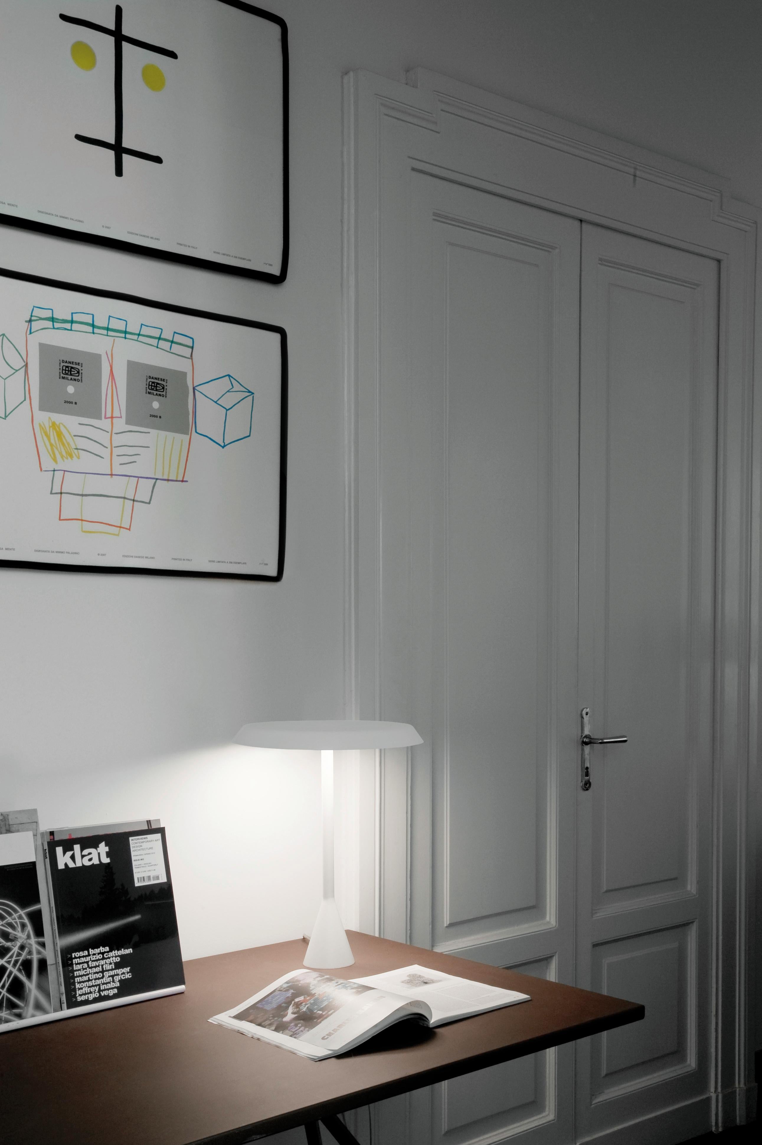 Nemo Panama LED 2700K Tischleuchte 120V, 14W in Weiß Euga Design (21. Jahrhundert und zeitgenössisch) im Angebot