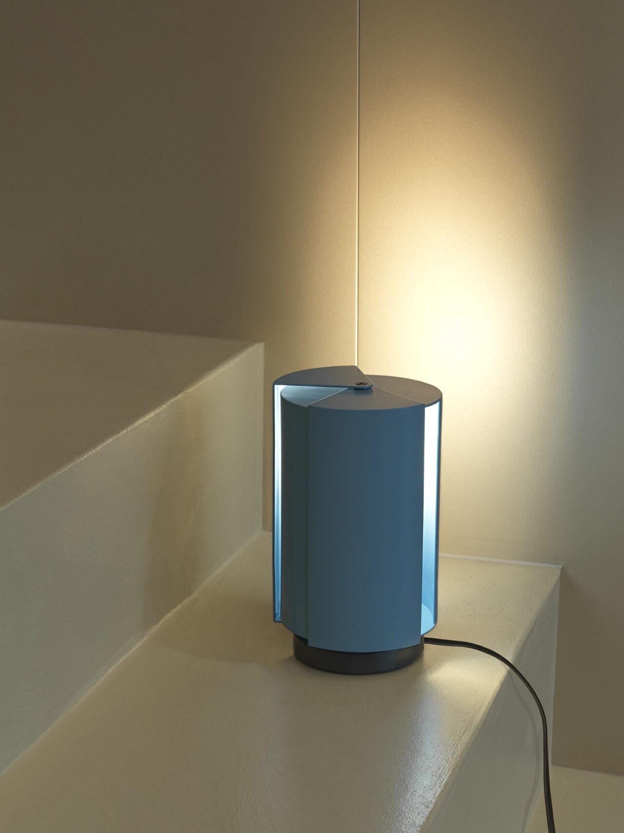 Acciaio Lampada da tavolo Nemo Pivotante À Poser E26 in Greene & Greene di Charlotte Perriand in vendita