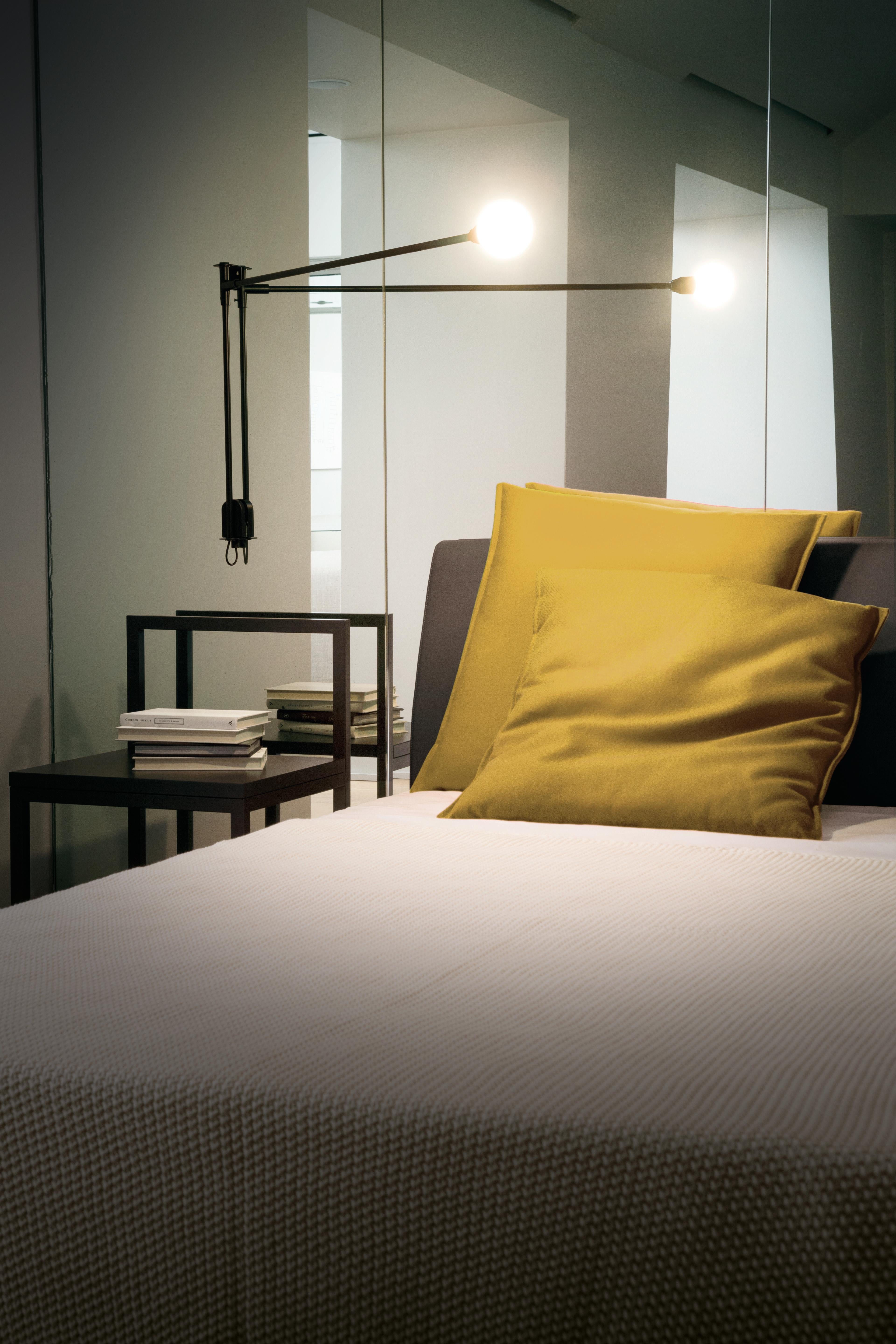 Nemo Potence Pivotante Mini Lámpara de Pared G9 120V, 4W en Negro by Charlotte Perriand Italiano en venta