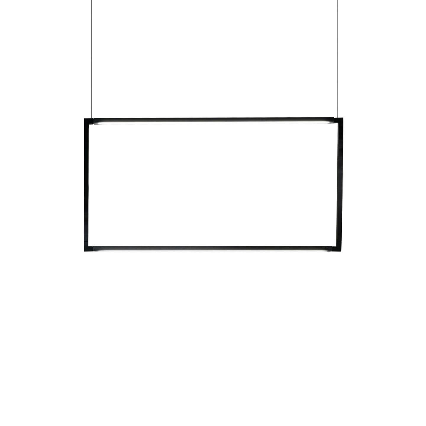 Lámpara colgante basada en una estructura de aluminio extruido y tubular, unida con juntas de polímero moldeado, con acabado pintado en blanco o negro. Gracias a las articulaciones, que permiten a los perfiles alojar fuentes LED, se puede girar 360°