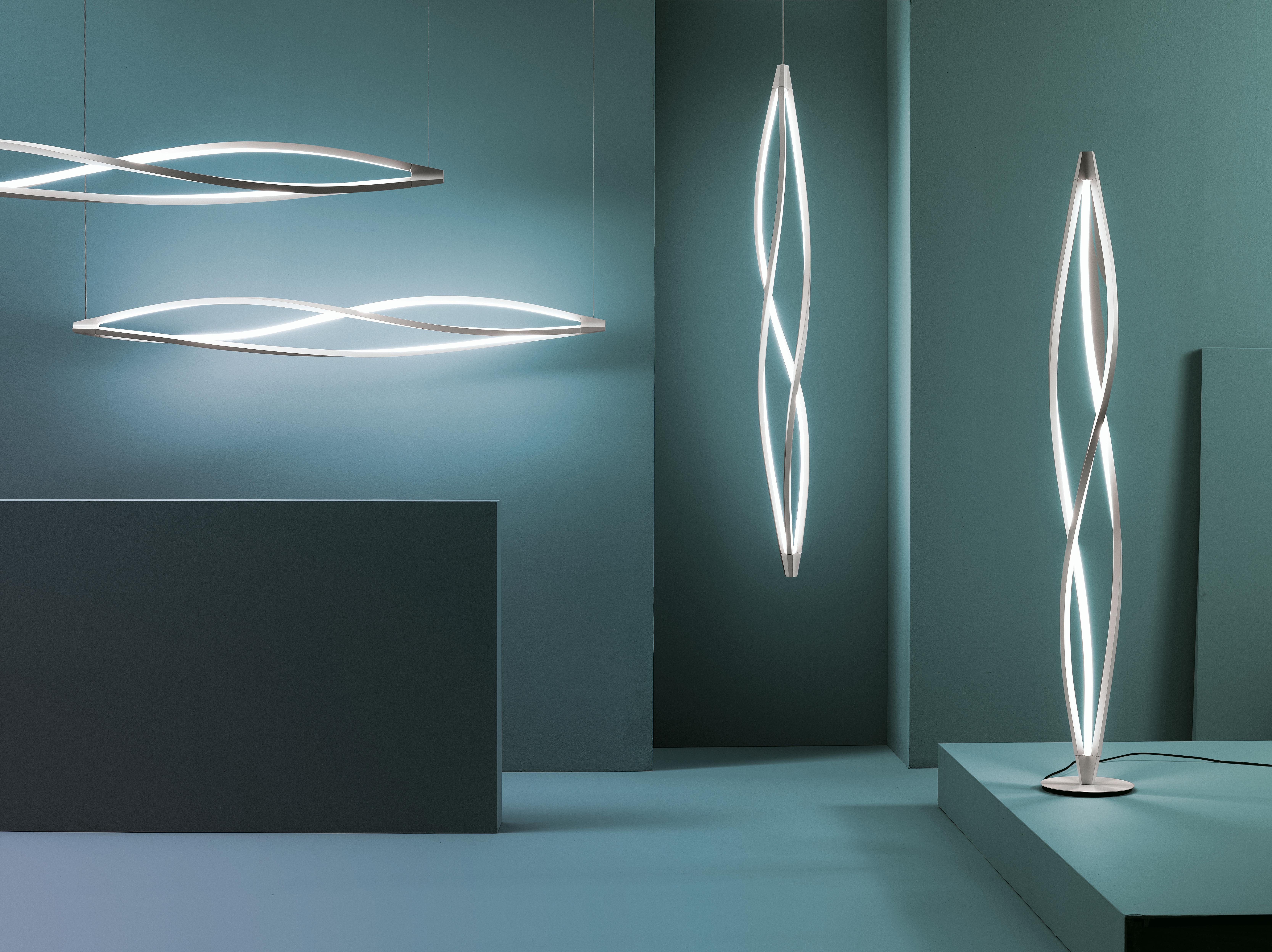 Nemo The Wind Collection LED 3000K Stehleuchte in Titan Grau von Arihiro Miyake im Zustand „Neu“ im Angebot in Brooklyn, NY