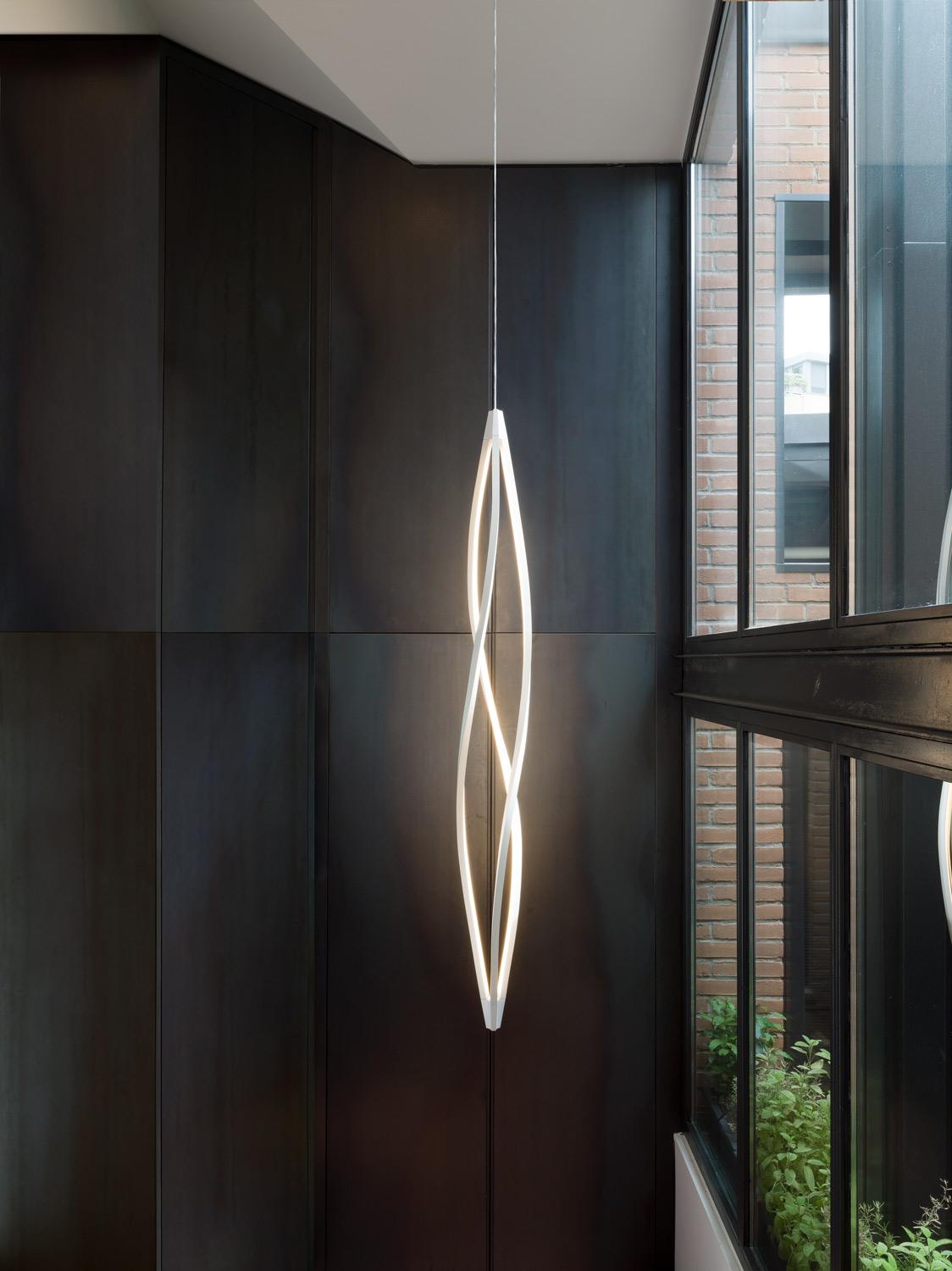 Nemo Colección The Wind Iluminación Colgante Vertical LED 3000K en Gris Titán Italiano en venta