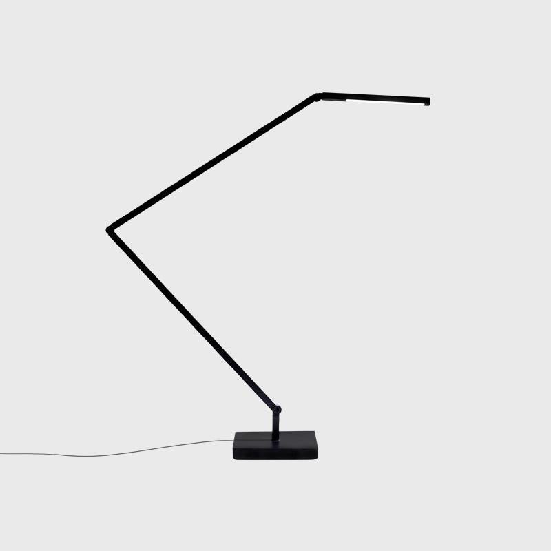 Nemo Untitled Linear LED 3000K Tisch-/Wandleuchte in Schwarz von Bernhard Osann (Italienisch) im Angebot