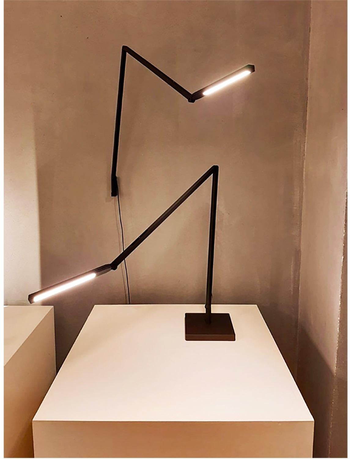 Nemo Untitled Linear LED 3000K Tisch-/Wandleuchte in Schwarz von Bernhard Osann (21. Jahrhundert und zeitgenössisch) im Angebot