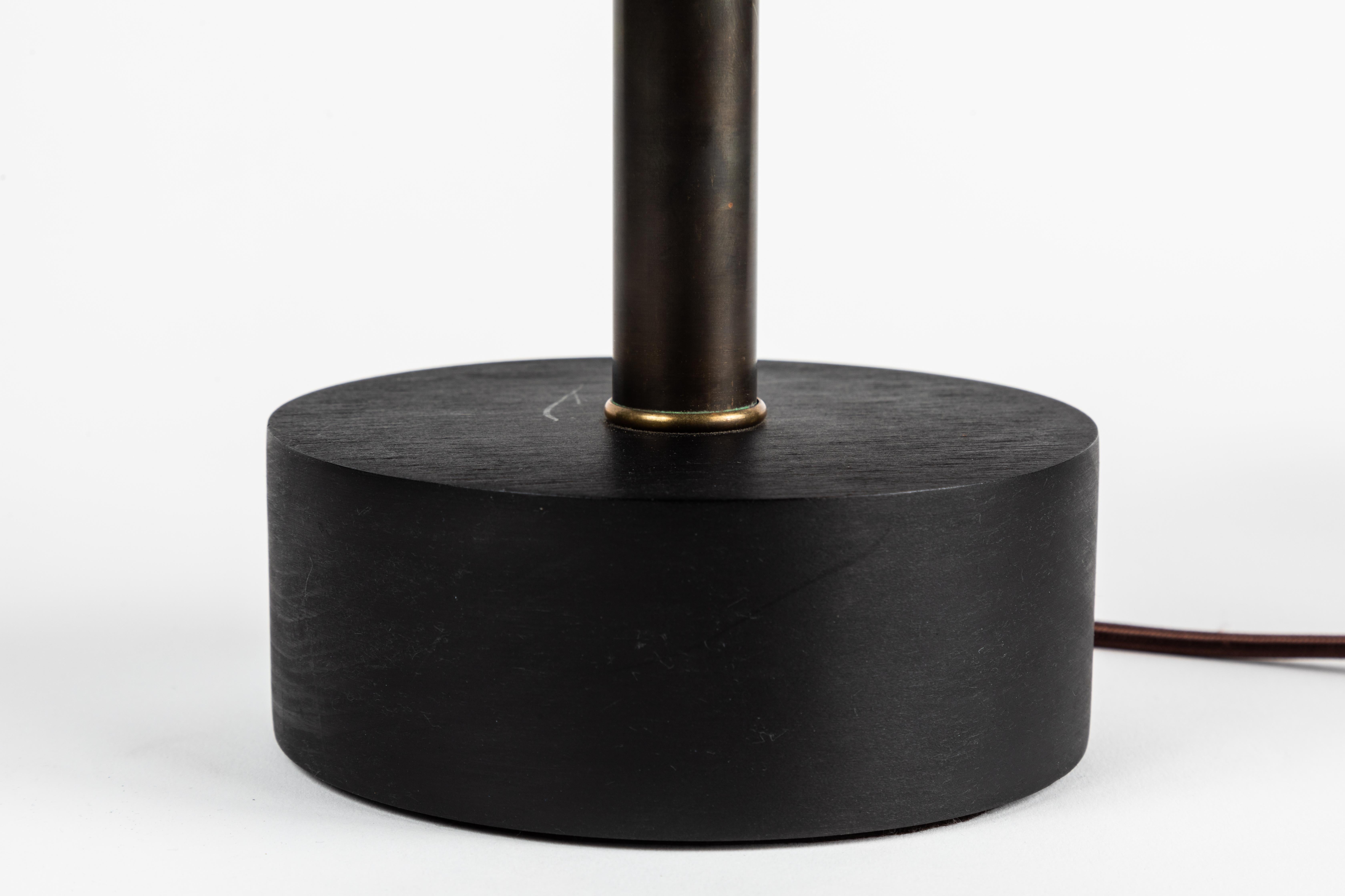 Lampe de table 'Nena' en métal&wood noir par Alvaro Benitez en vente 3