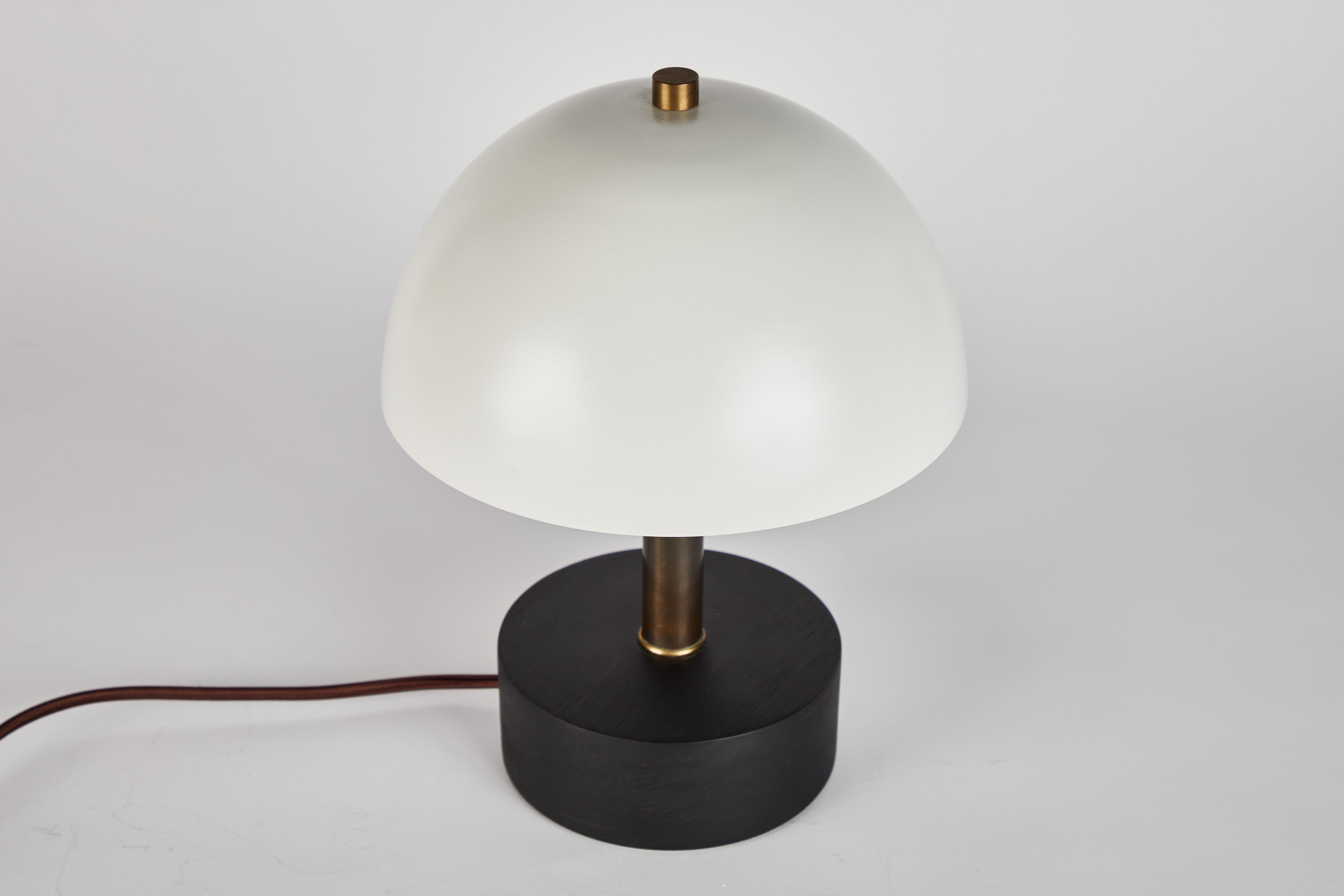 Tischlampe „Nena“ aus weißem Metall und Holz von Alvaro Benitez im Angebot 8