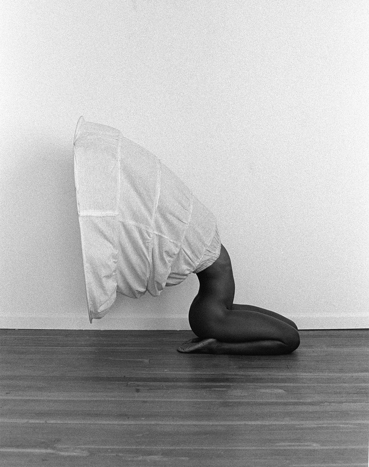 Nenad Samuilo Amodaj Figurative Photograph – Cone 7, San Francisco, Kegel