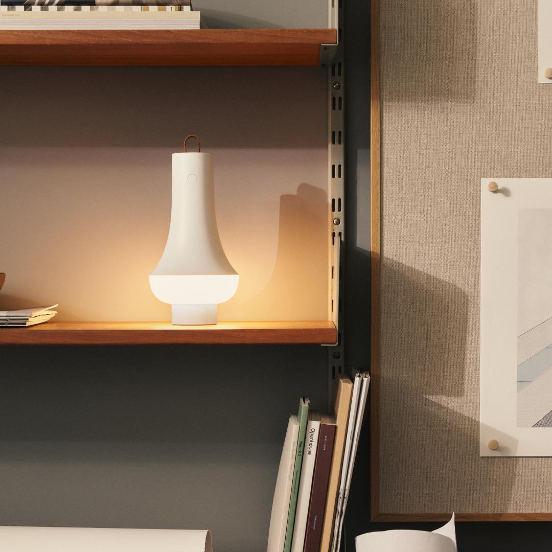 Nendo 'Tomoshi' Dunkelbraunes tragbares Windlicht von Oki Sato für Louis Poulsen im Angebot 4