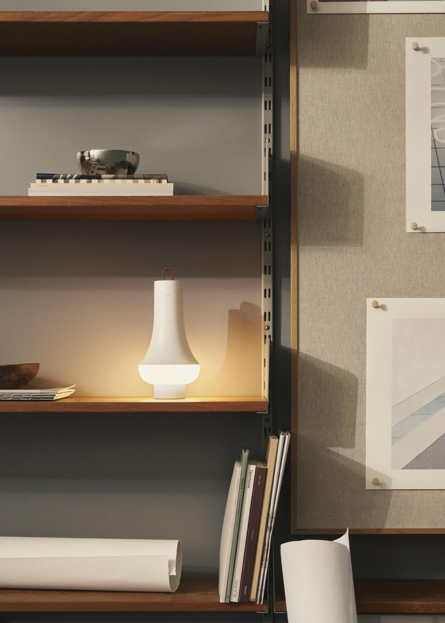 Nendo 'Tomoshi' Dunkelbraunes tragbares Windlicht von Oki Sato für Louis Poulsen (21. Jahrhundert und zeitgenössisch) im Angebot