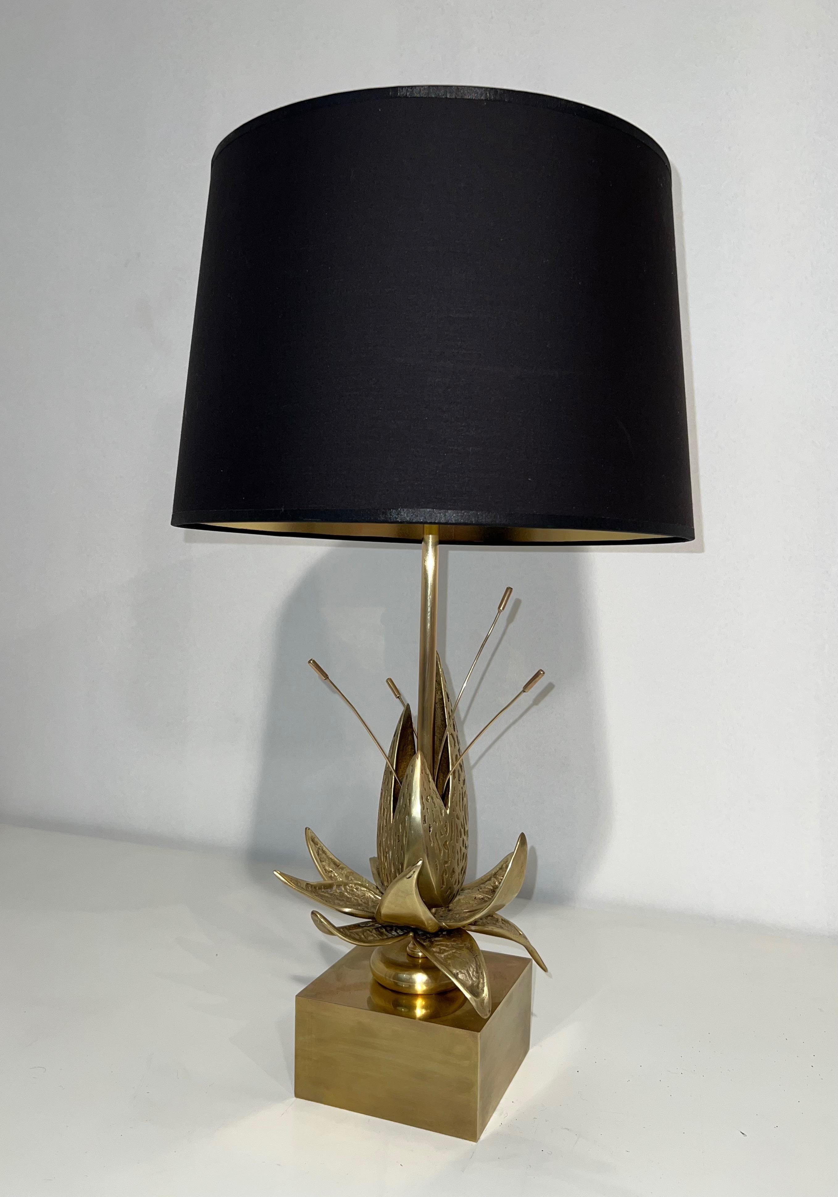Nenuphar Bronze and Brass Table Lamp Attributed to Maison Charles. Circa 1970 For Sale 4