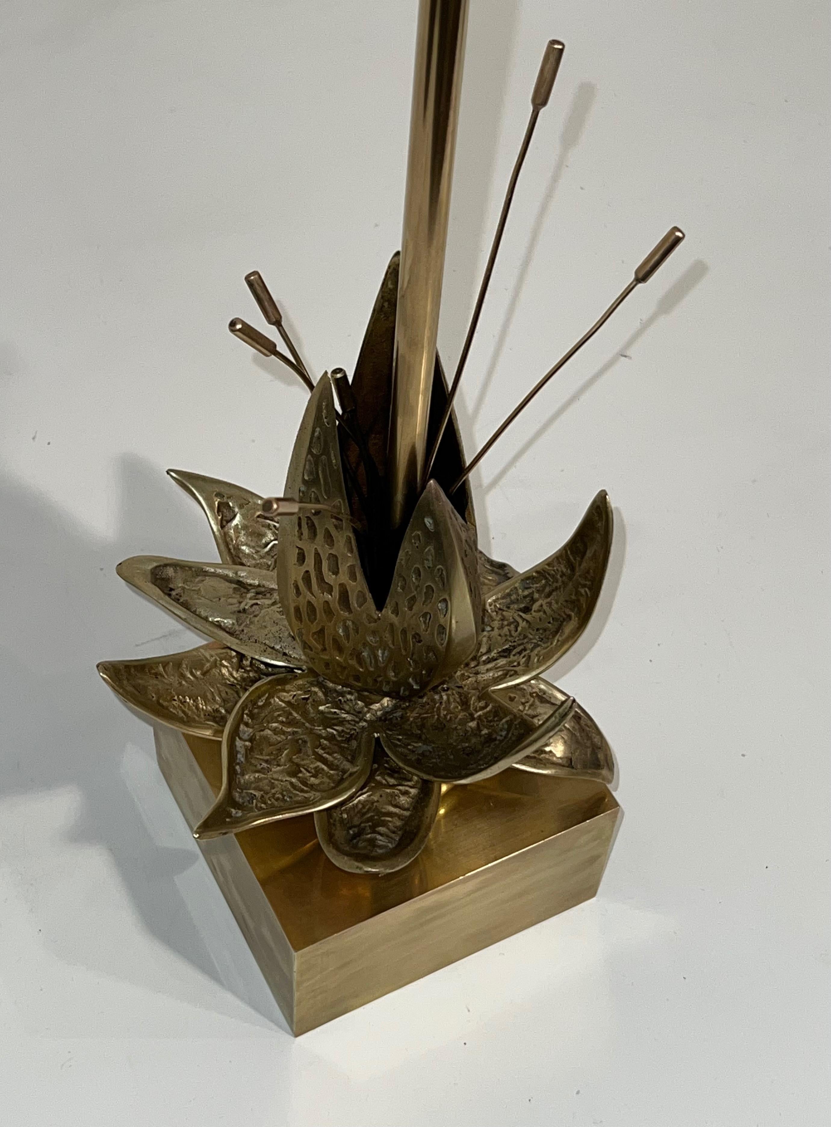 Nenuphar Bronze and Brass Table Lamp Attributed to Maison Charles. Circa 1970 For Sale 1