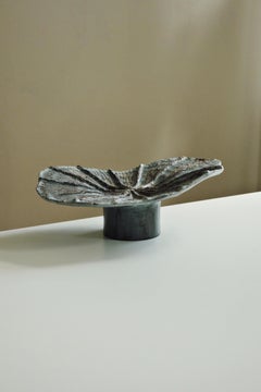 „Nénuphar II“ – Skulpturale Keramik von Antonia Maria
