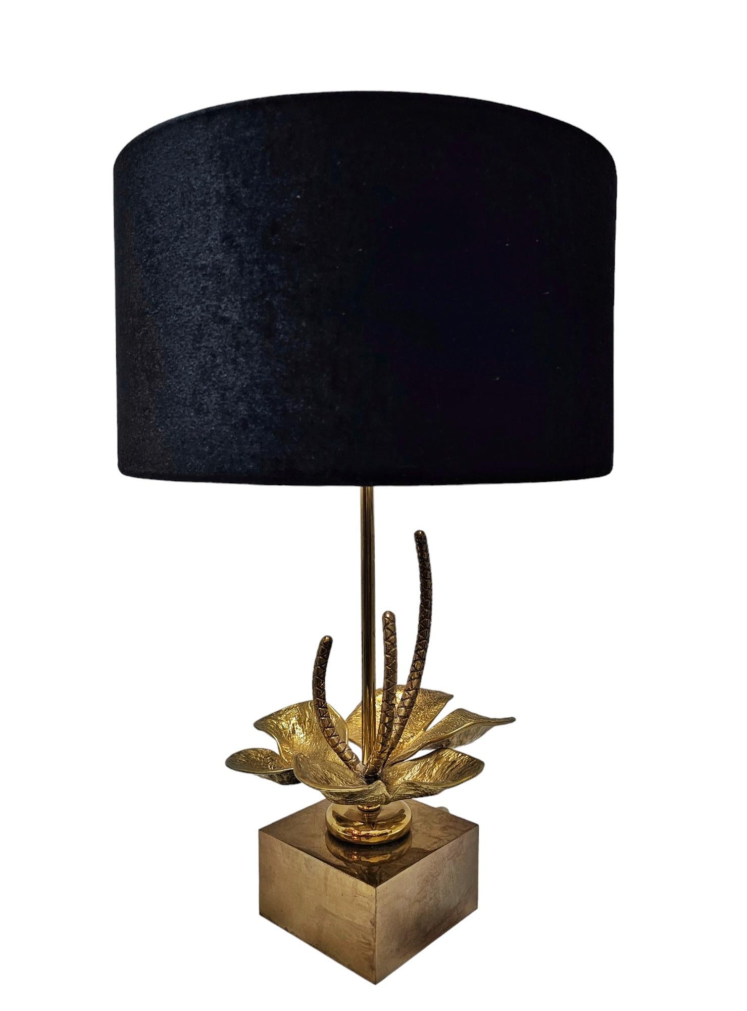 Nenuphar Lilly Table Lamp in Bronze and Brass by Maison Charles, France 1960s For Sale 5