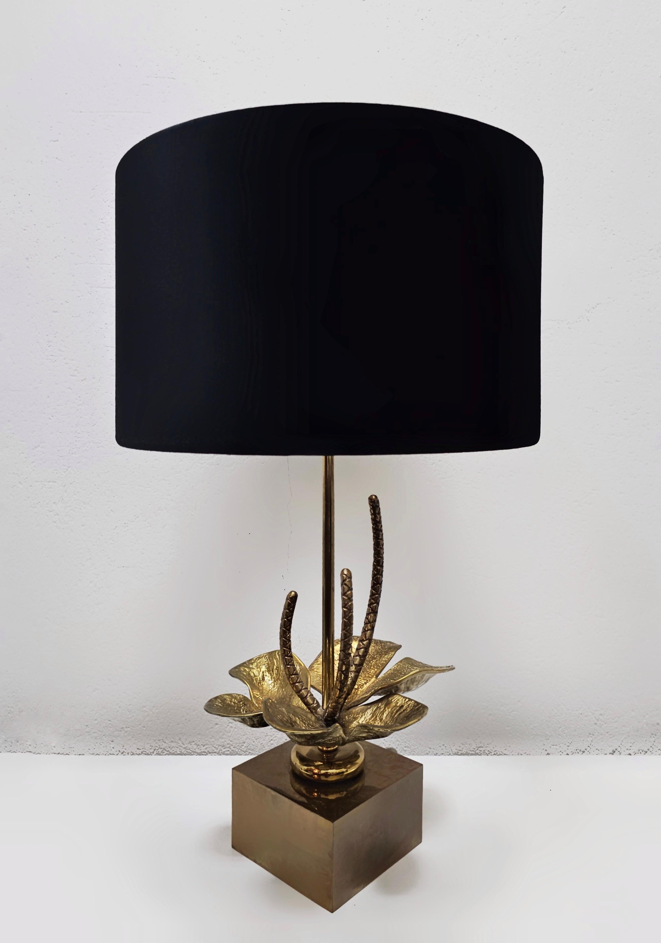 Mid-Century Modern Nenuphar Lilly Table Lamp in Bronze and Brass by Maison Charles, France 1960s For Sale