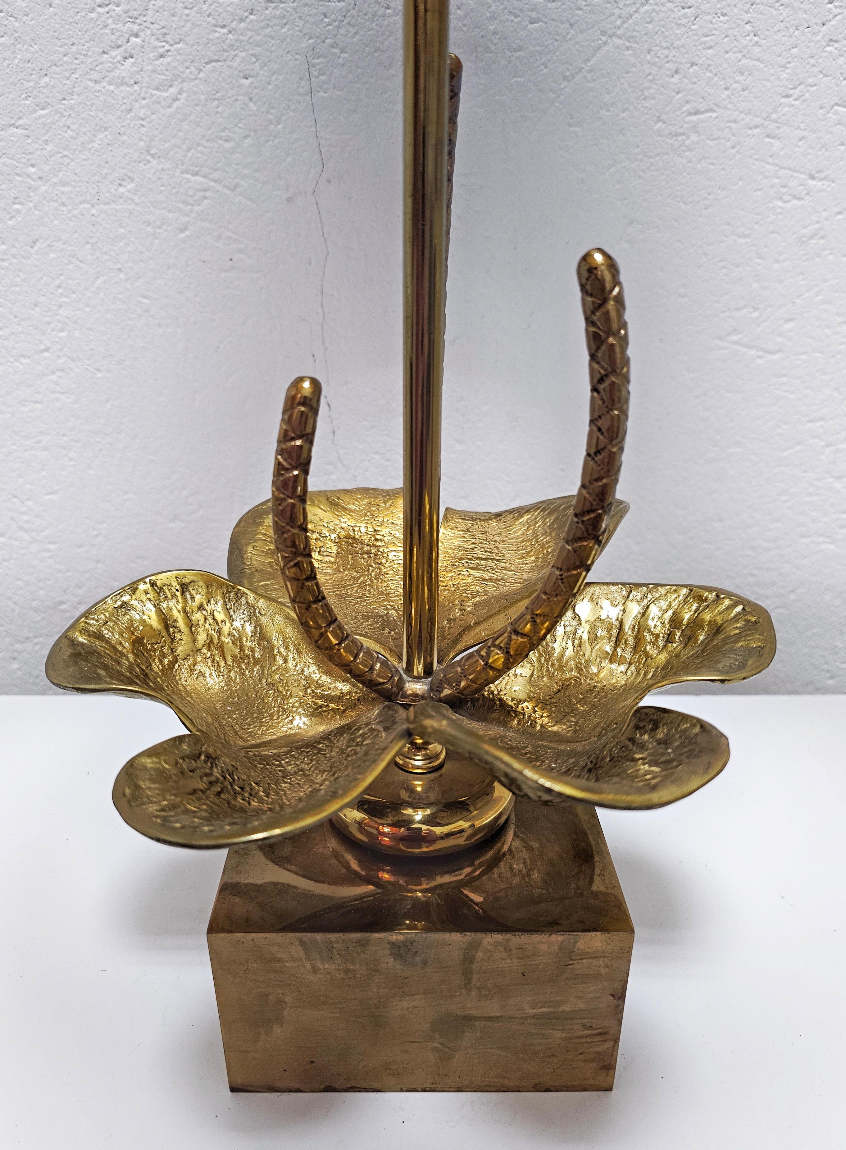 Mid-20th Century Nenuphar Lilly Table Lamp in Bronze and Brass by Maison Charles, France 1960s For Sale