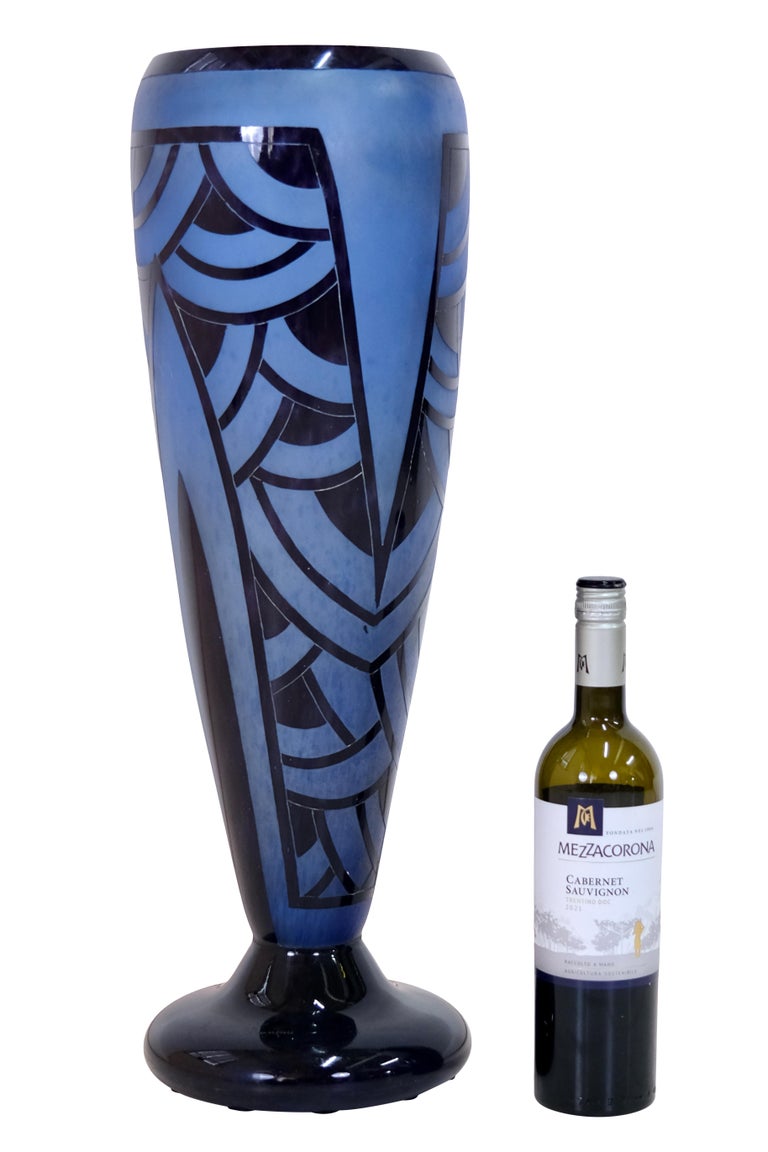Nénuphars Big Blue Vase with Art Deco Pattern by Schneider for Le Verre ...
