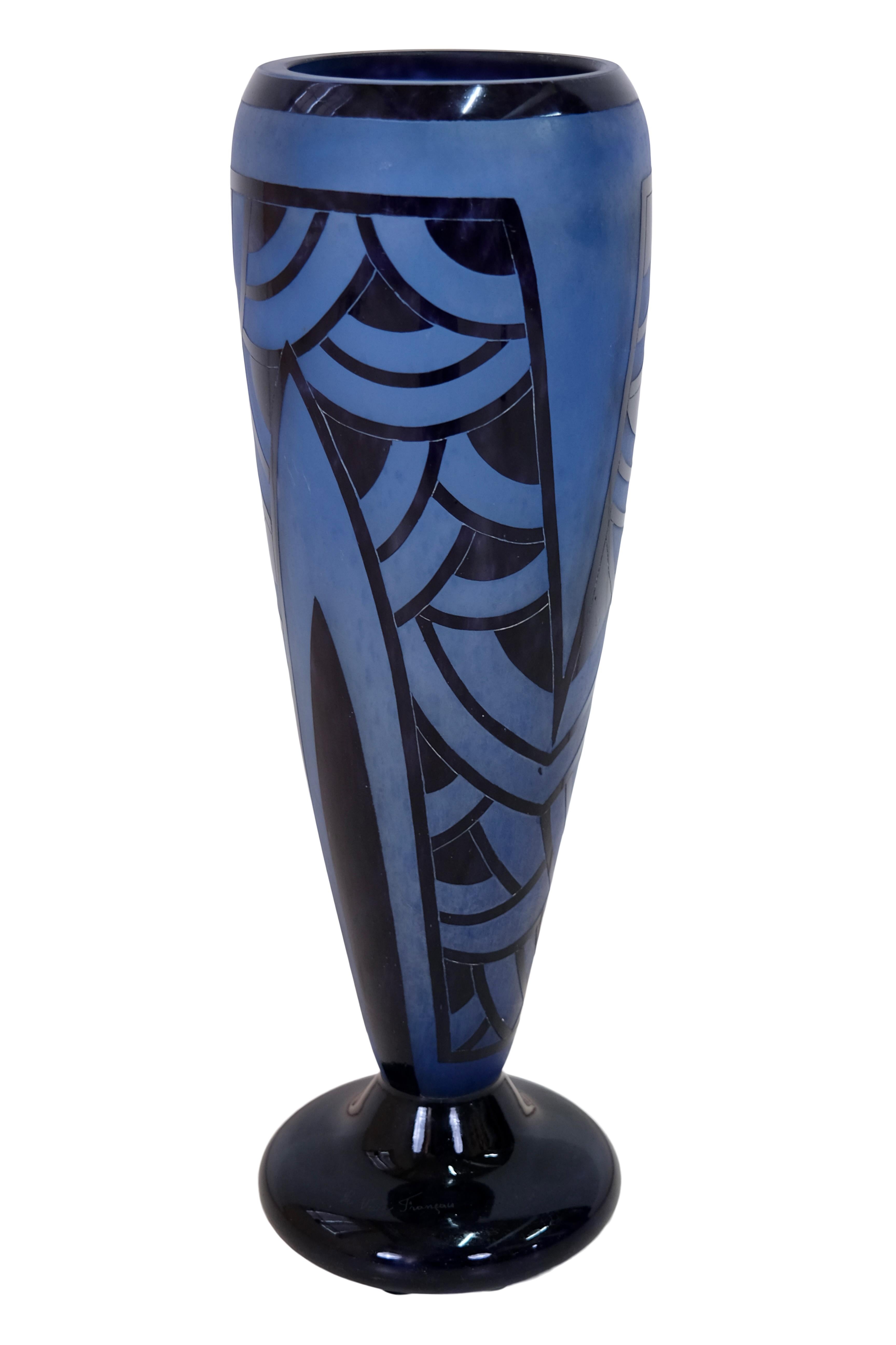 French Nénuphars Big Blue Vase with Art Deco Pattern by Schneider for Le Verre Français For Sale