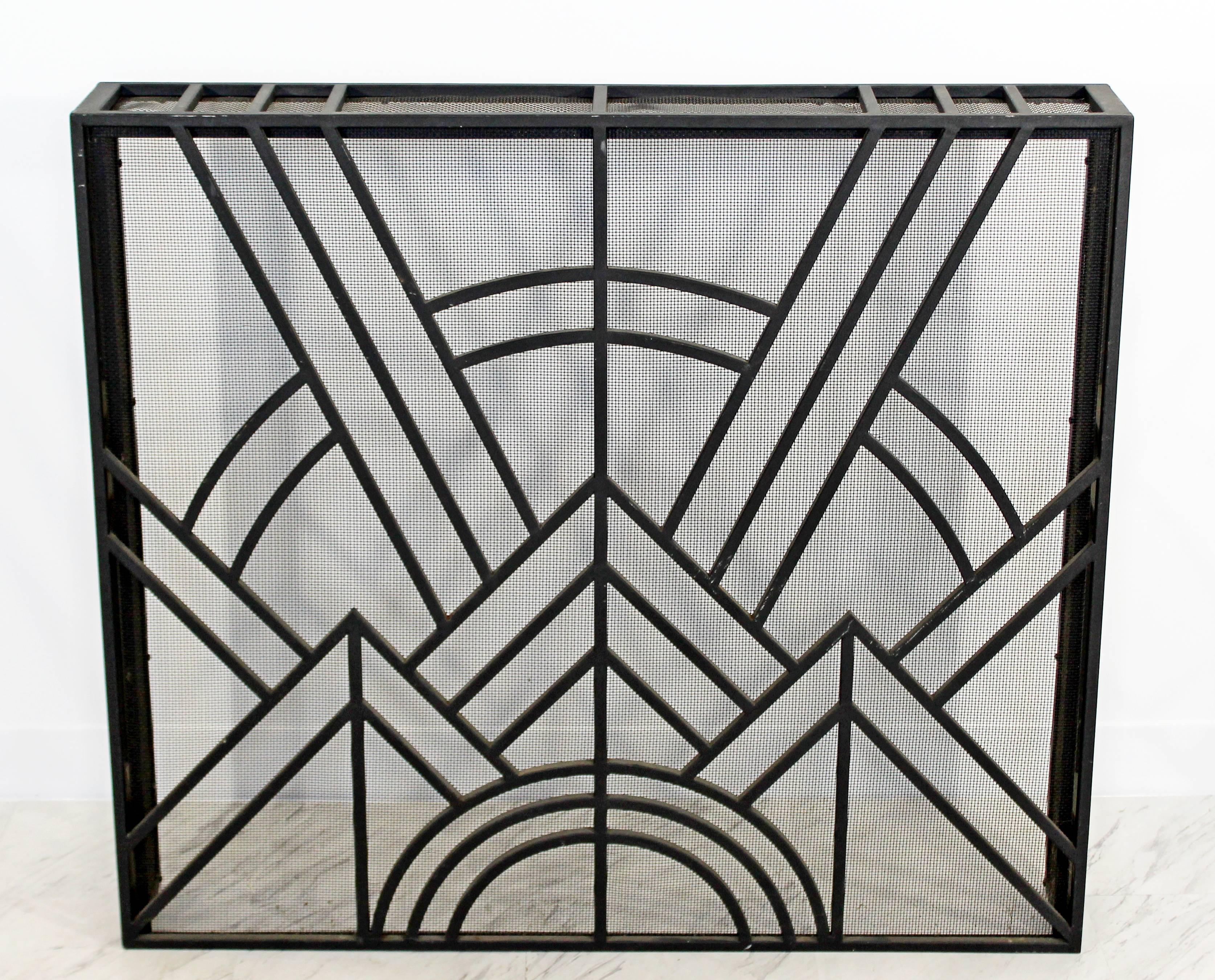 For your consideration is a fabulous, iron fireplace screen. In excellent condition. The dimensions are 40