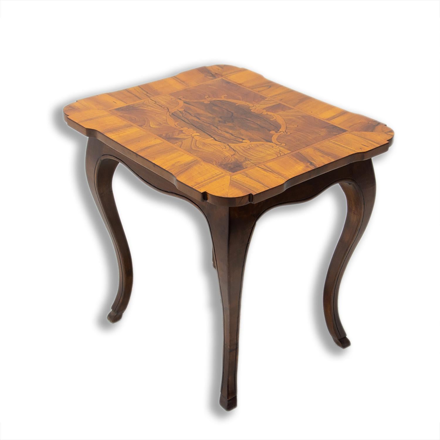 Neo-Baroque Inlaid Table, End of the 19th Century, Austria For Sale 5