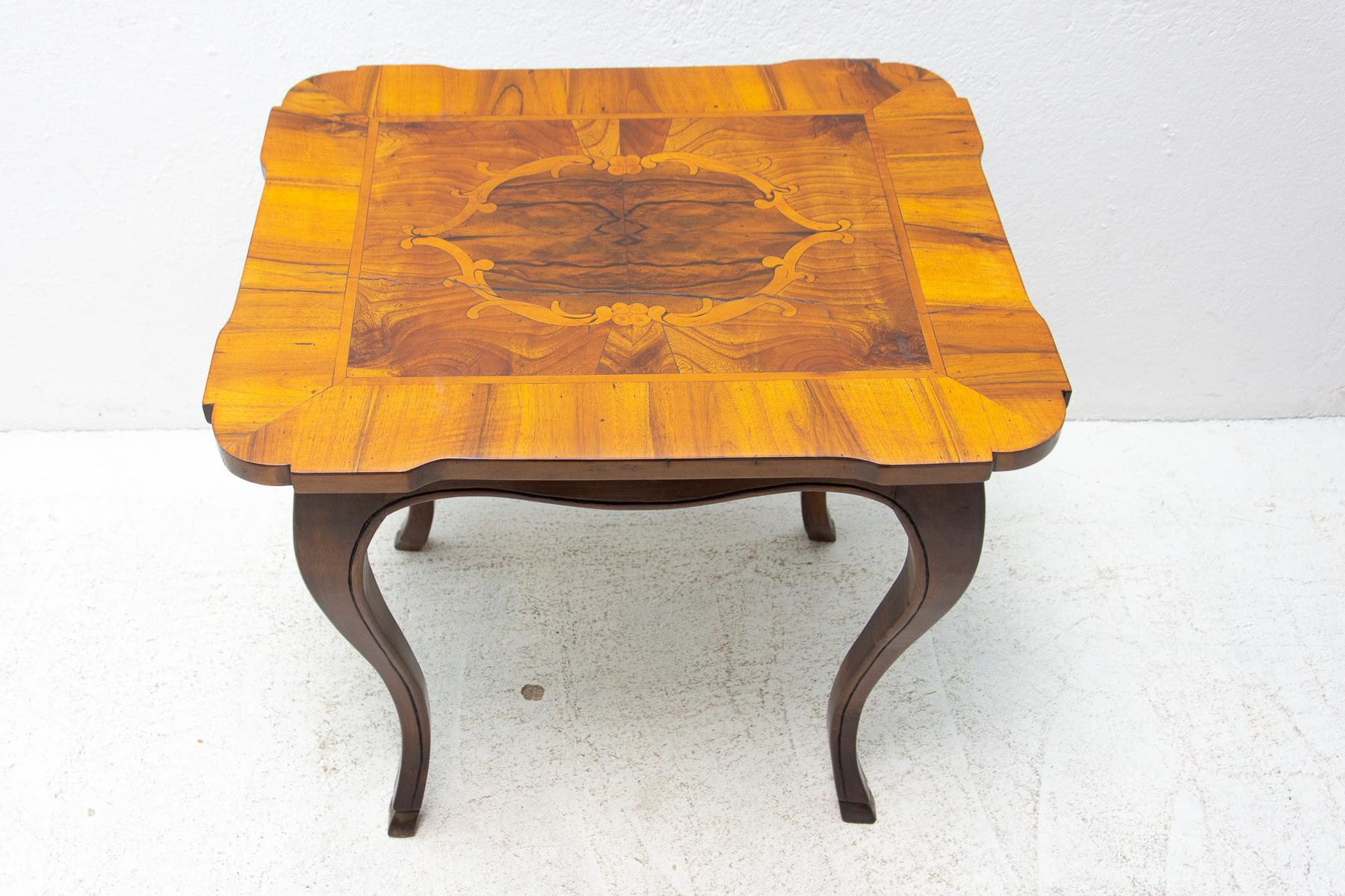 Neo-Baroque Inlaid Table, End of the 19th Century, Austria For Sale 2