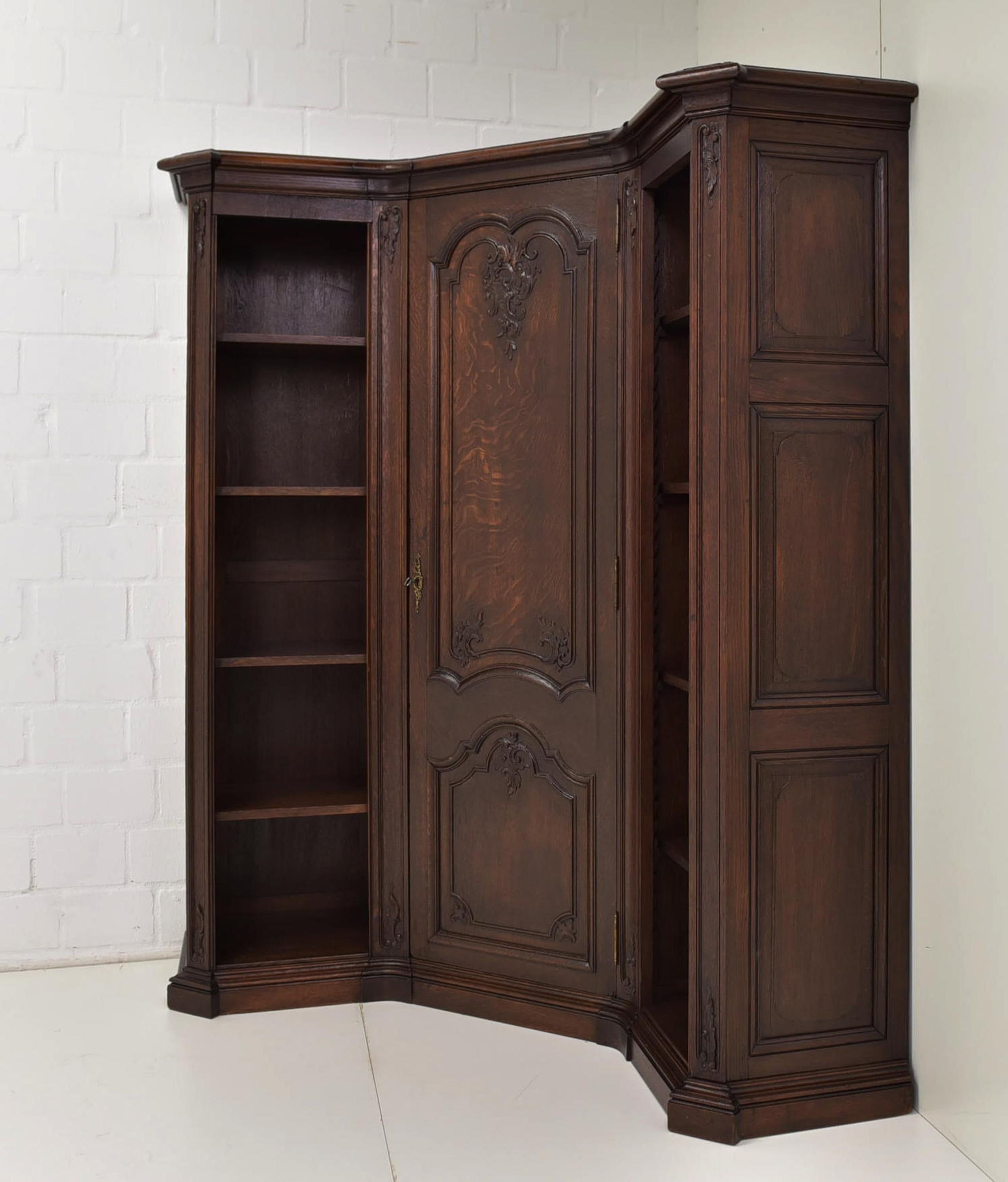 Neo-Baroque Large Corner Shelf / Cabinet in Oak, 1935 5