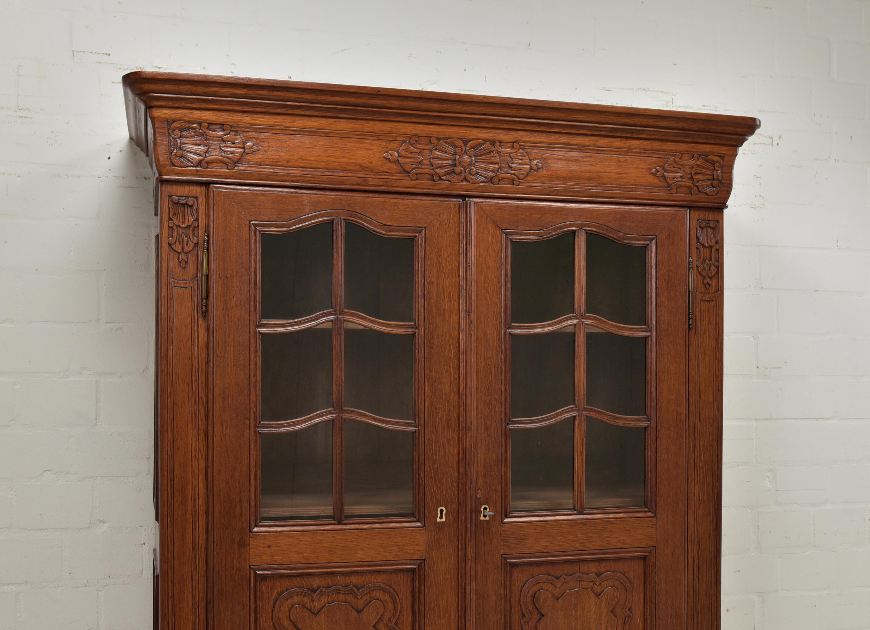 Neo-Baroque / Late Biedermeier in Display Cabinet in Oak, 1860 For Sale 3