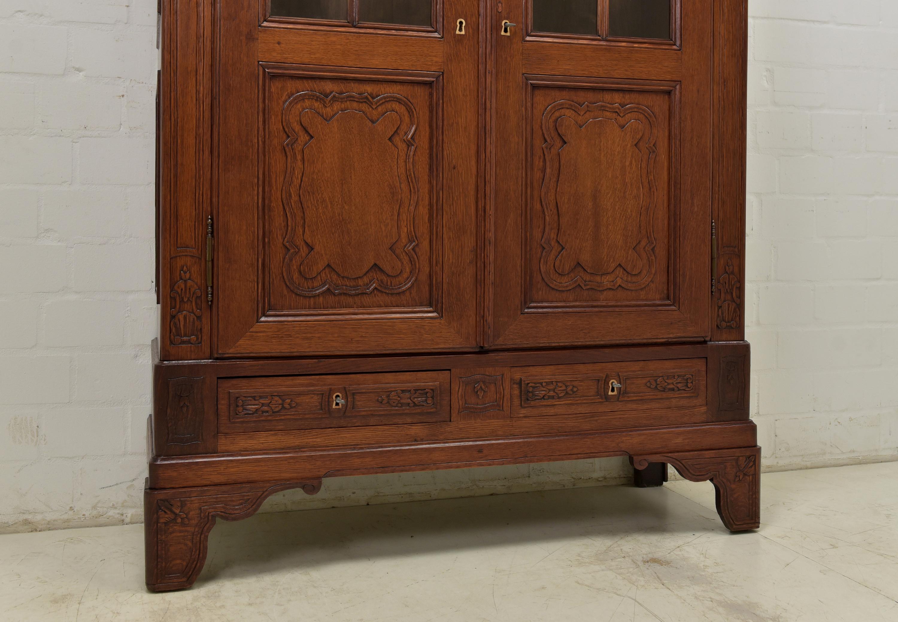 Neo-Baroque / Late Biedermeier in Display Cabinet in Oak, 1860 For Sale 4