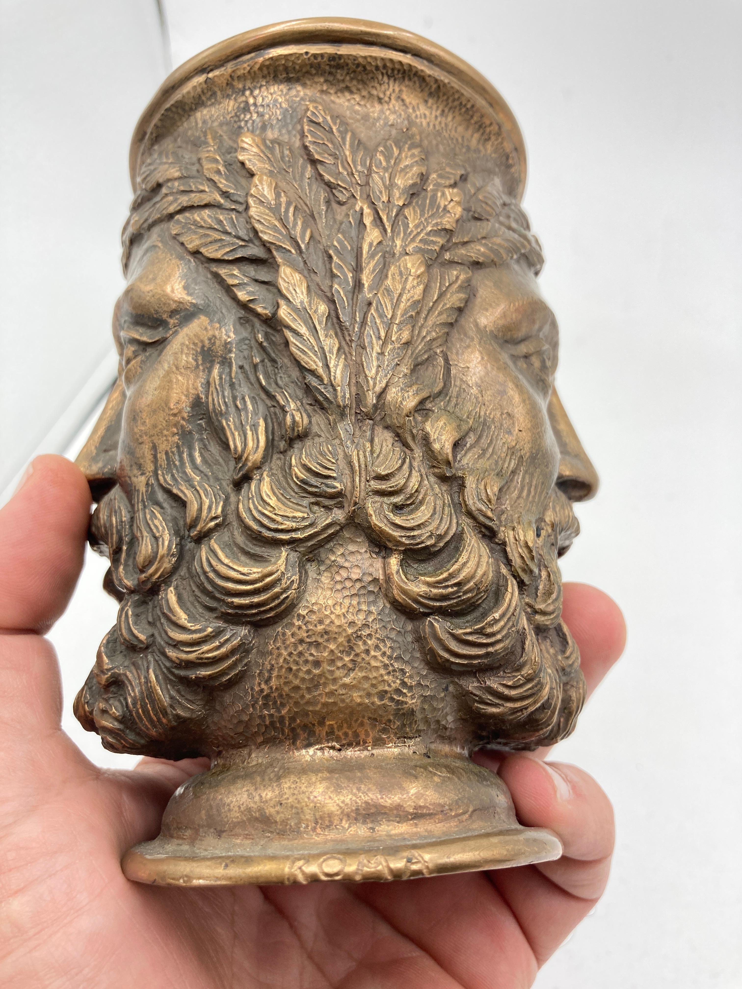 Neo-classic bronze vase  For Sale 1