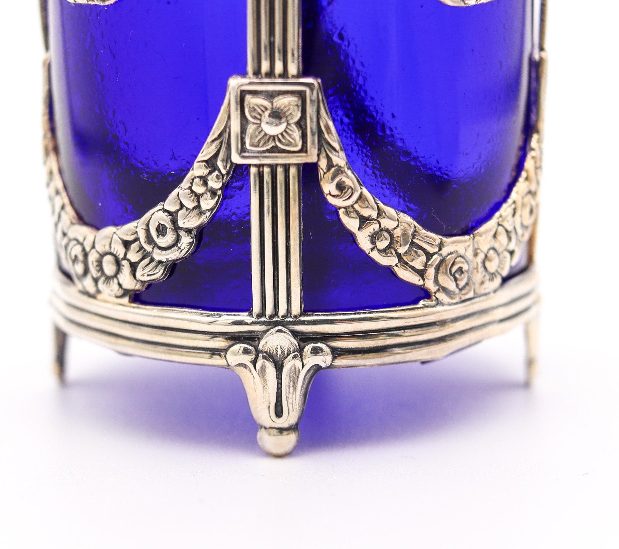 Lucidato Bottiglia di profumo svedese NEO-CLASSIC in vetro cobalto e argento 925 in vendita