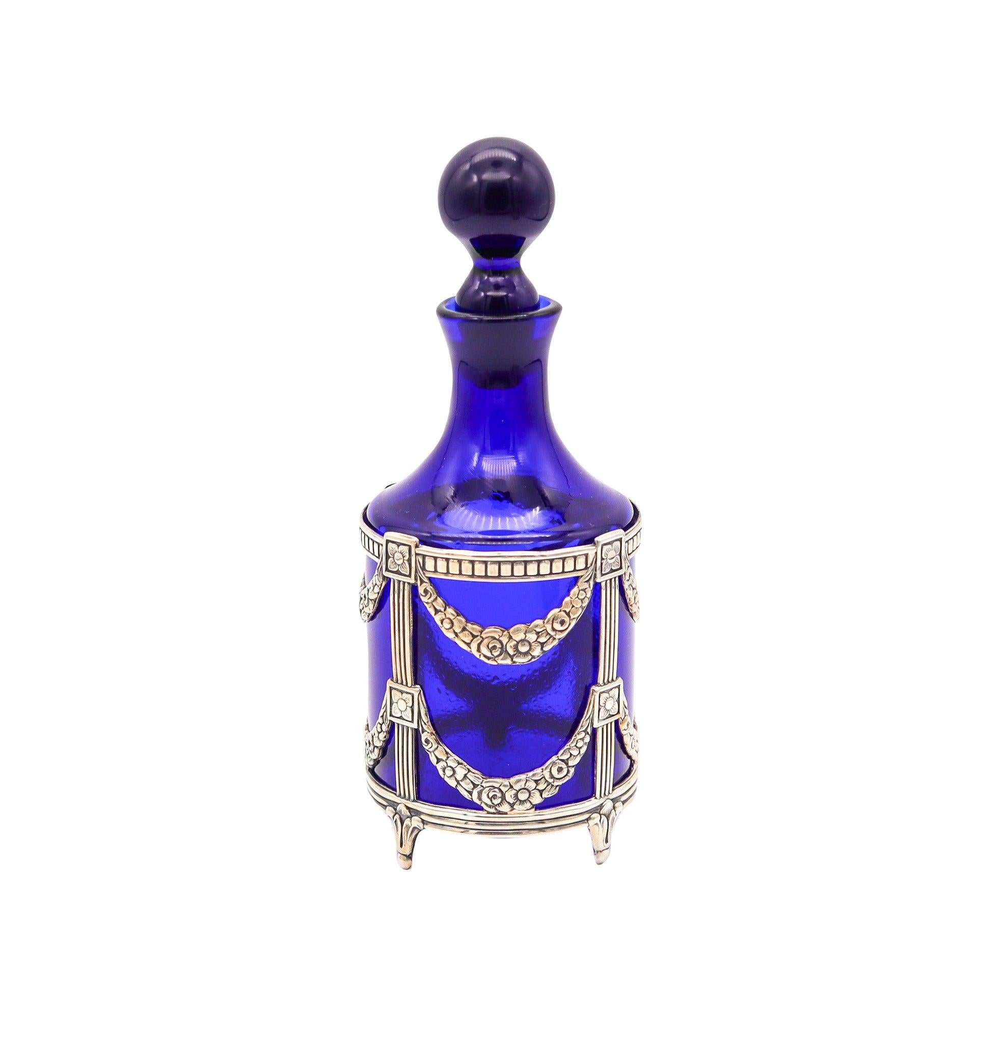 Argento Bottiglia di profumo svedese NEO-CLASSIC in vetro cobalto e argento 925 in vendita