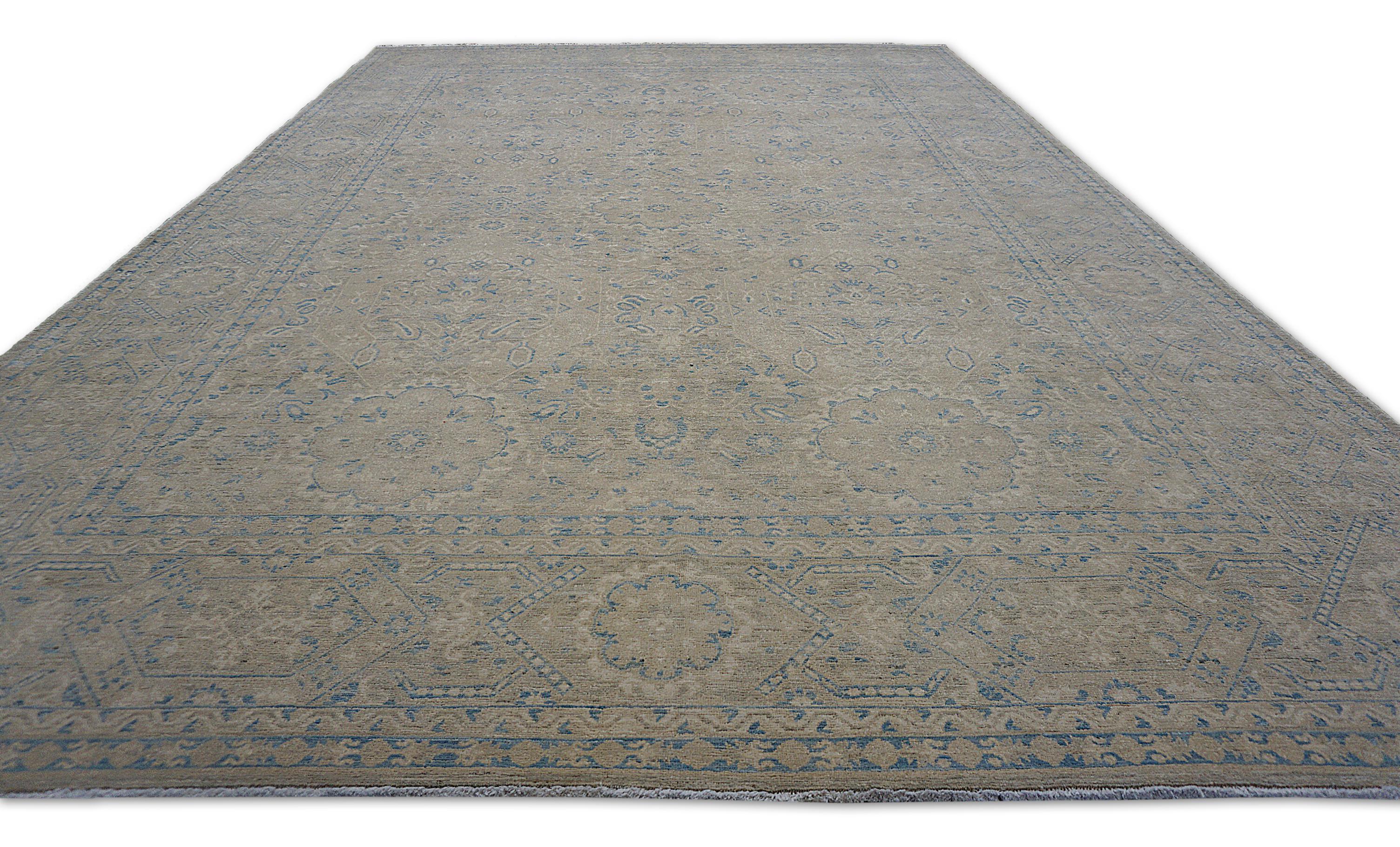 Pakistanais Tapis en laine Sultanabad Rugs beige, vert et bleu néoclassique 8'6''x11'8'' en vente