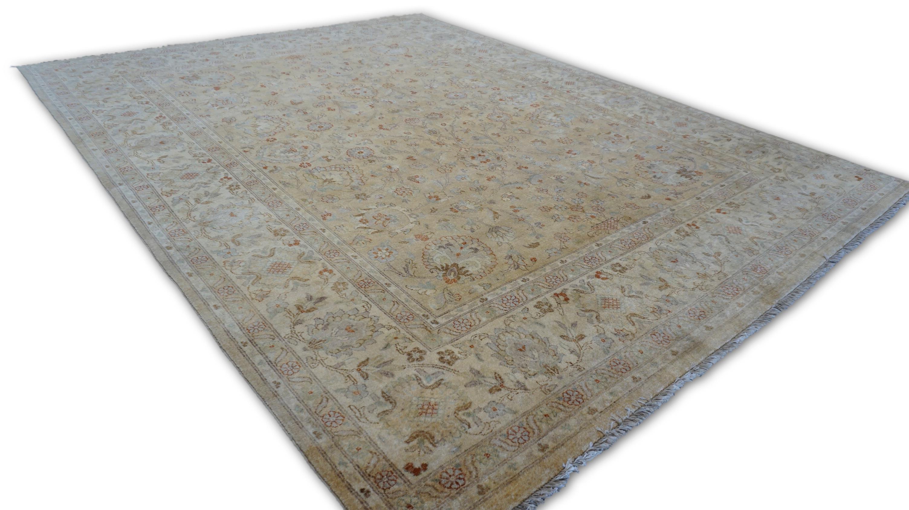 Pakistanais Tapis en laine beige Sultanabad Rugs 7'11''x10'' néoclassique en vente