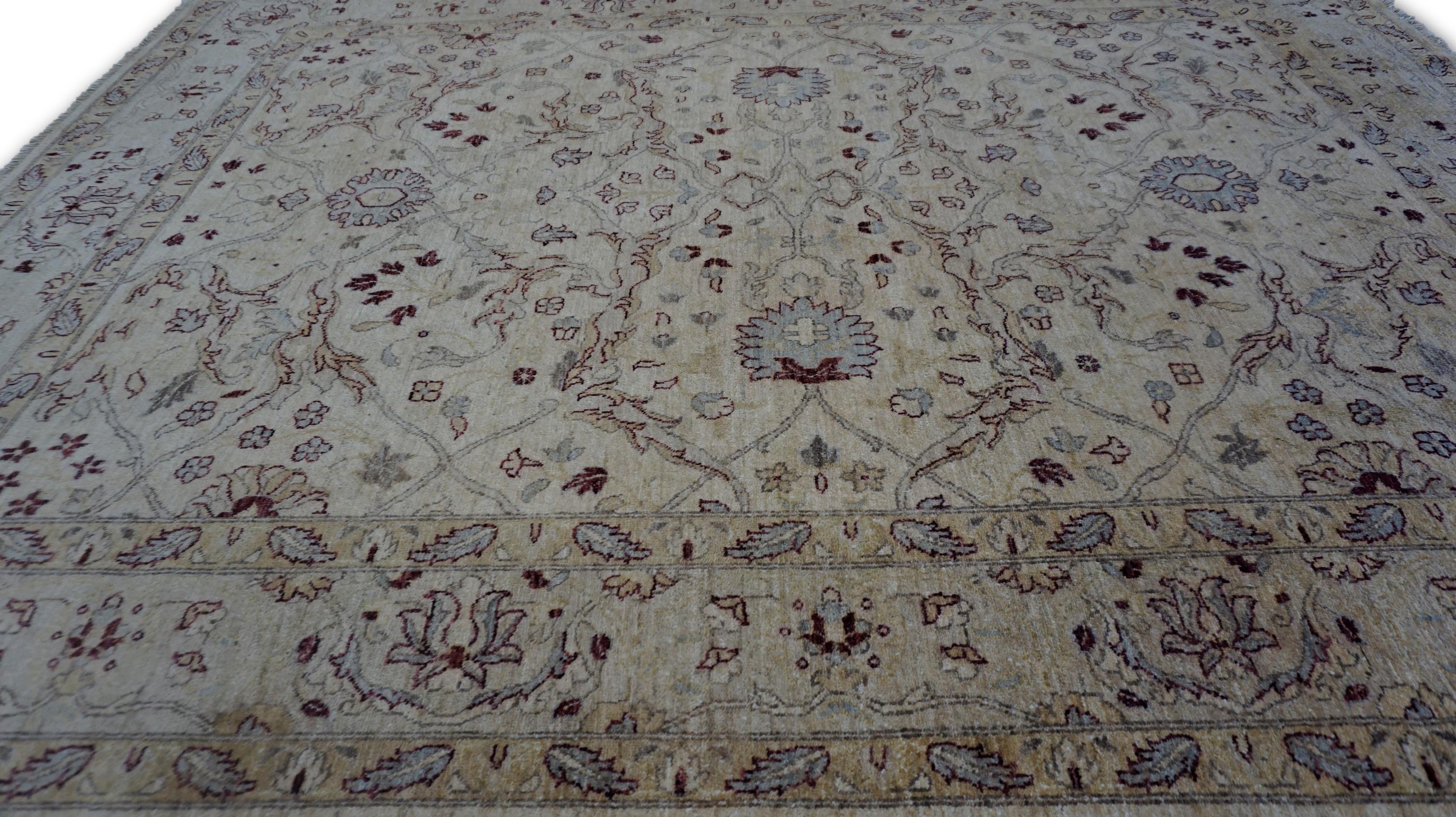 Alfombra neoclásica de lana beige con motivos rojos 7'9''x9'11'' Lana en venta