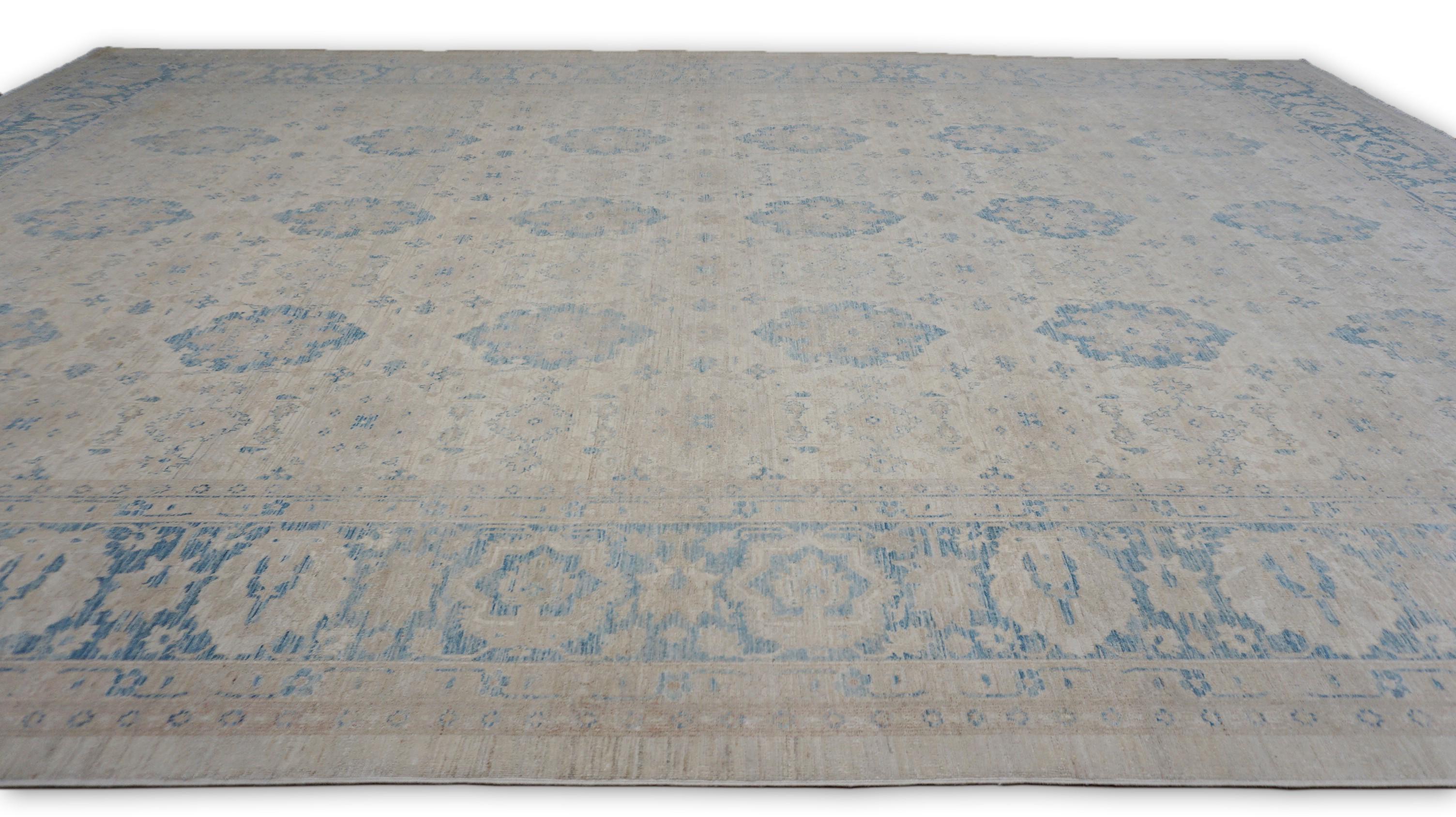Pakistani Neo-Classical Blue and Beige Wool Rug 10'1''x14'9'' For Sale