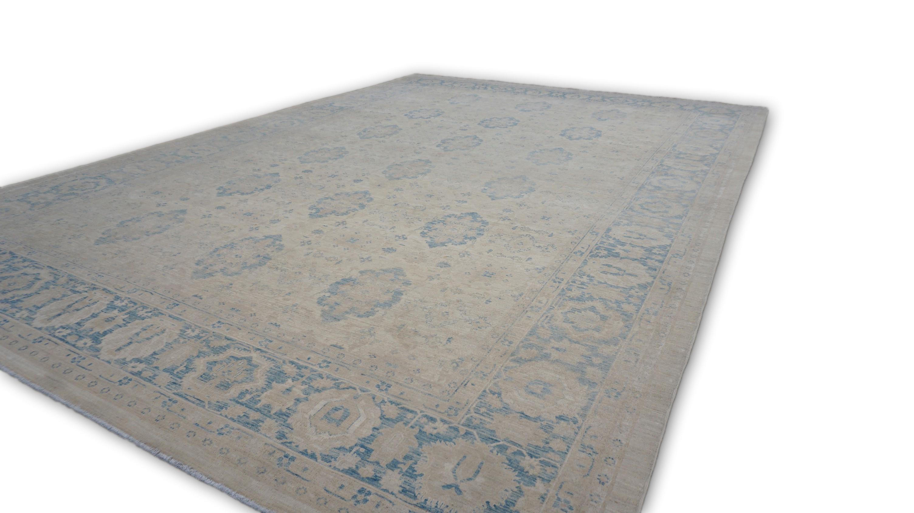 Neo-Classical Blue and Beige Wool Rug 10'1''x14'9'' In New Condition For Sale In Torrance, CA