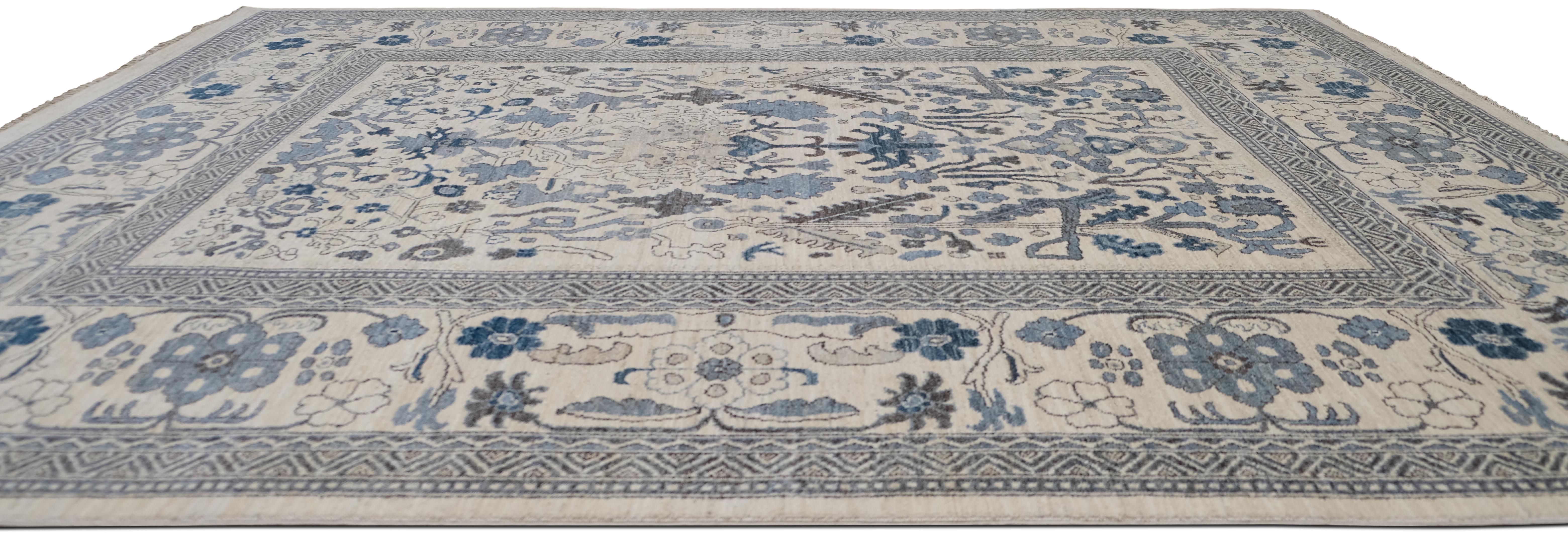 Neo-Classical Blau und Elfenbein Botanisches Motiv 8'x10' (Viktorianisch) im Angebot