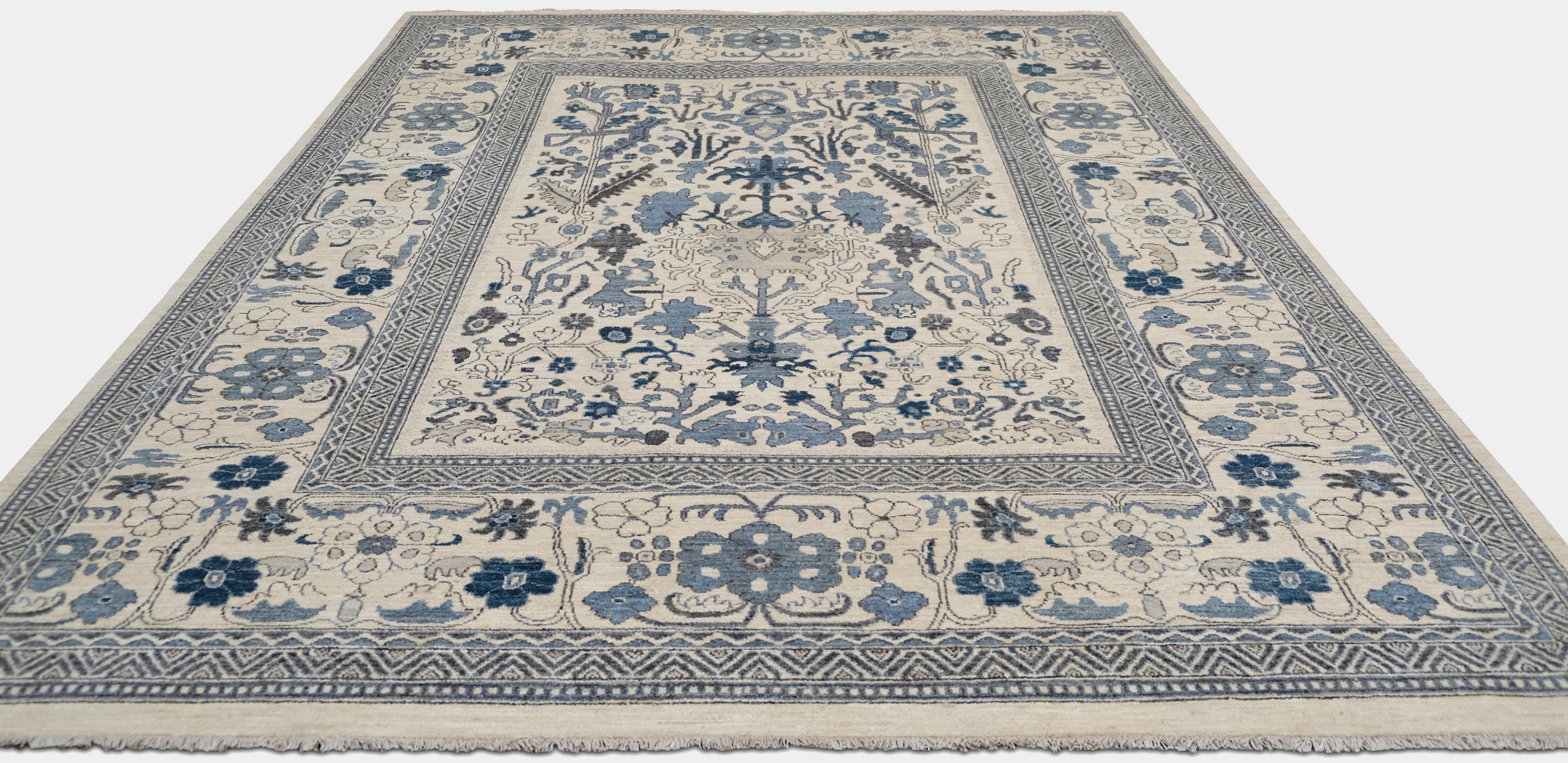 Neo-Classical Blau und Elfenbein Botanisches Motiv 8'x10' (Handgeknüpft) im Angebot