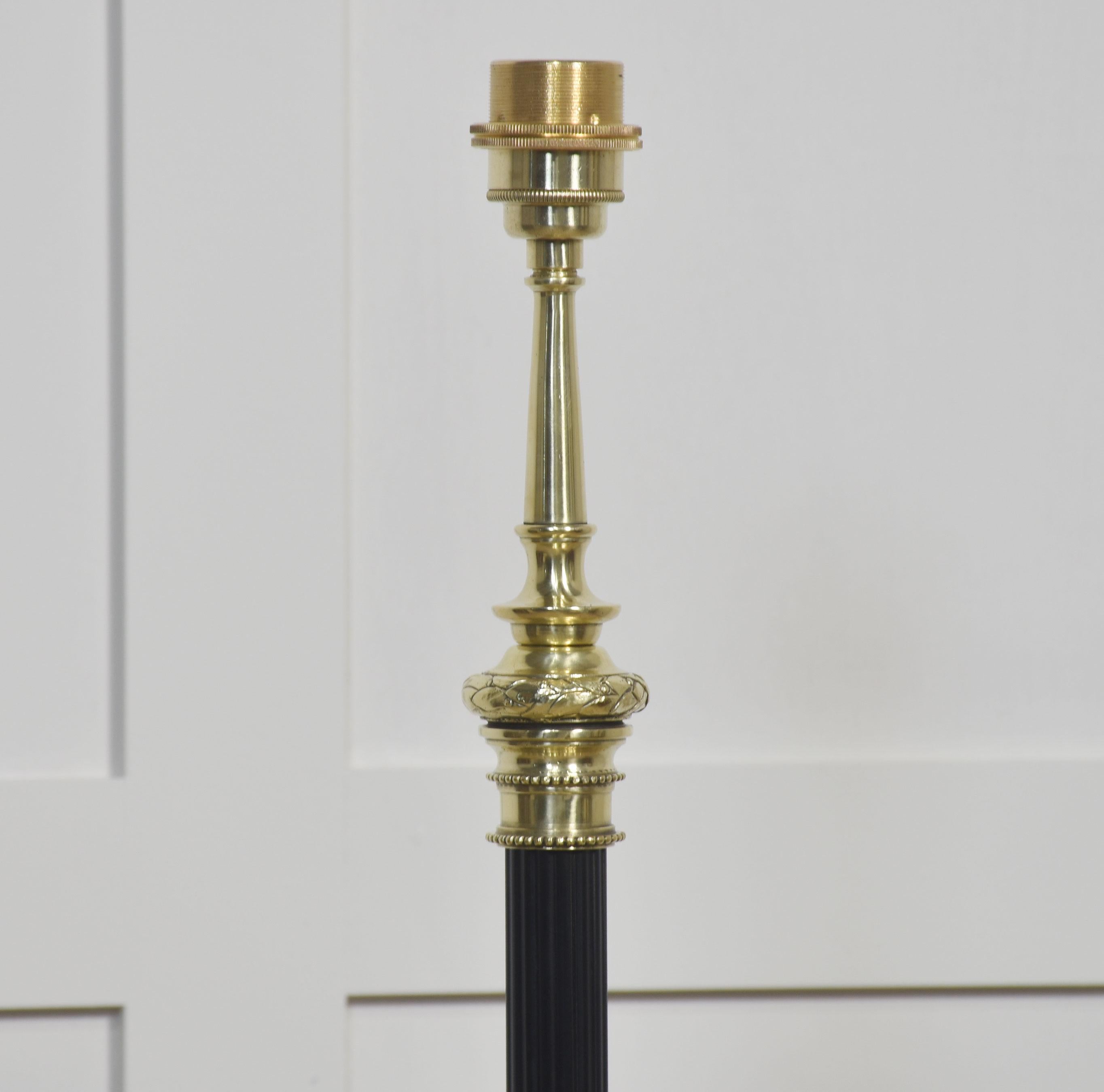 Lampada Neo Classica in ottone in vendita 6