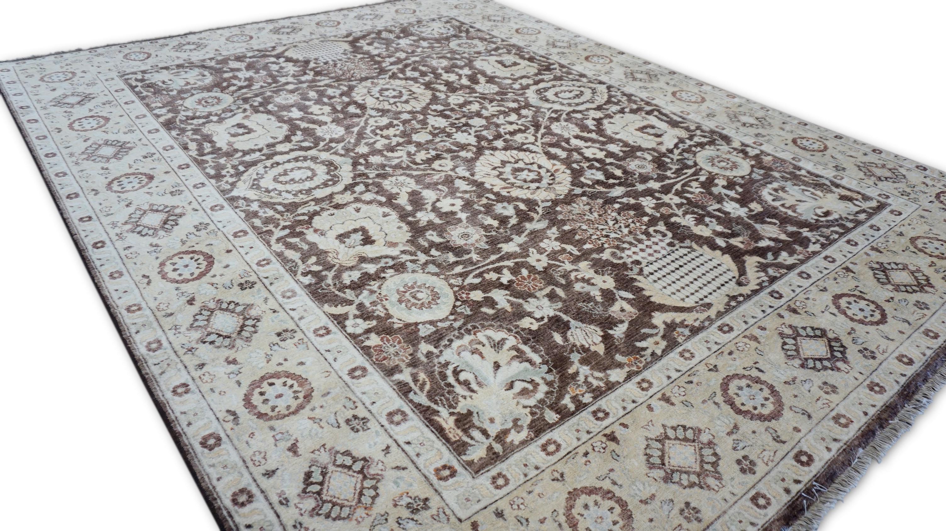 Noué à la main Tapis en laine marron et beige néoclassique 7'11''x9'11'' en vente