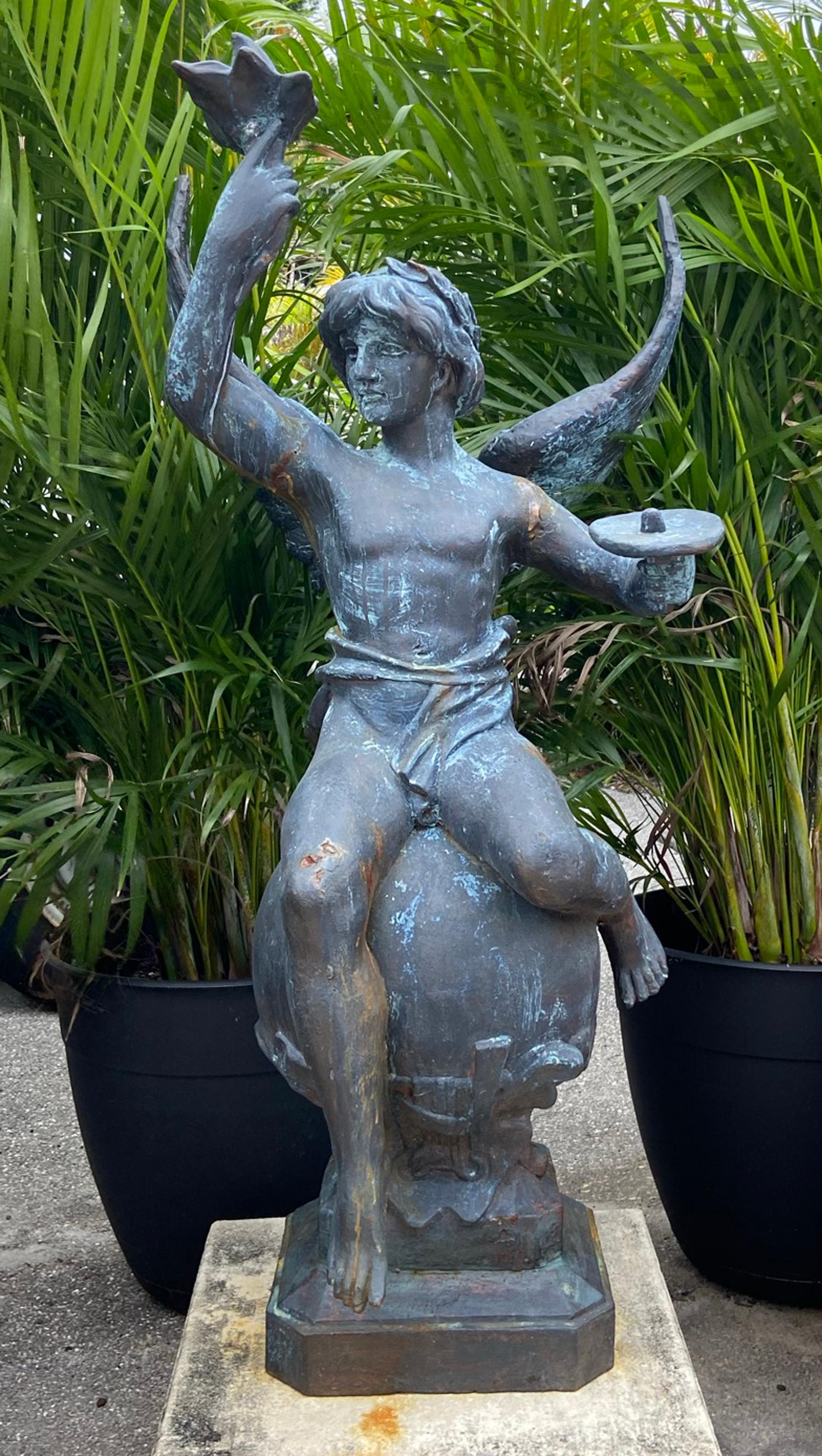 beaux Arts du 19ème siècle. Statue néoclassique en fonte représentant 