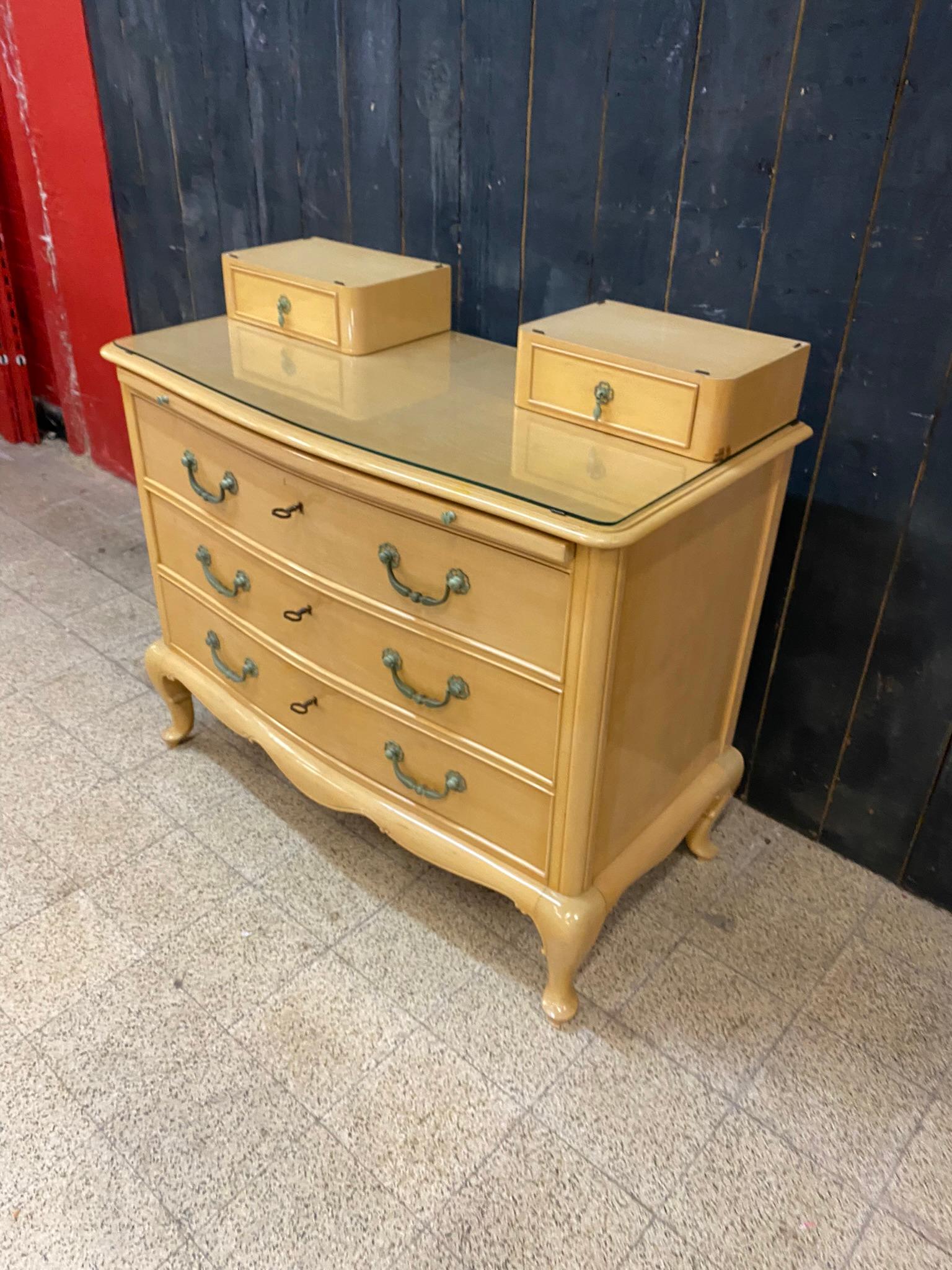 Neo-Classical Chest of Drawers in Sycamore and Patinated Bronze, circa 1940/1950 For Sale 4