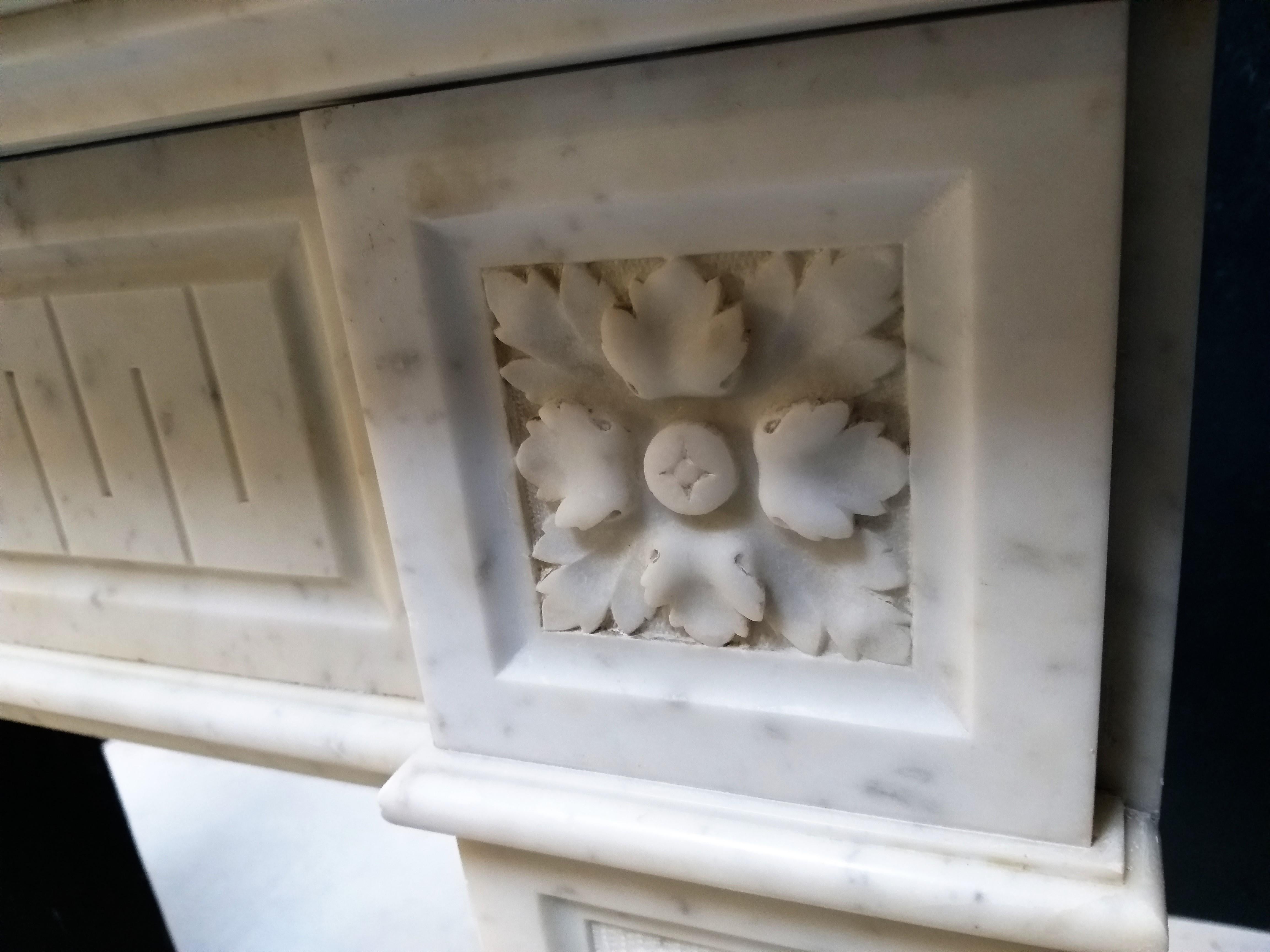 Neo-classical Fireplace in Carrara Marble, Late 19th Century For Sale 2