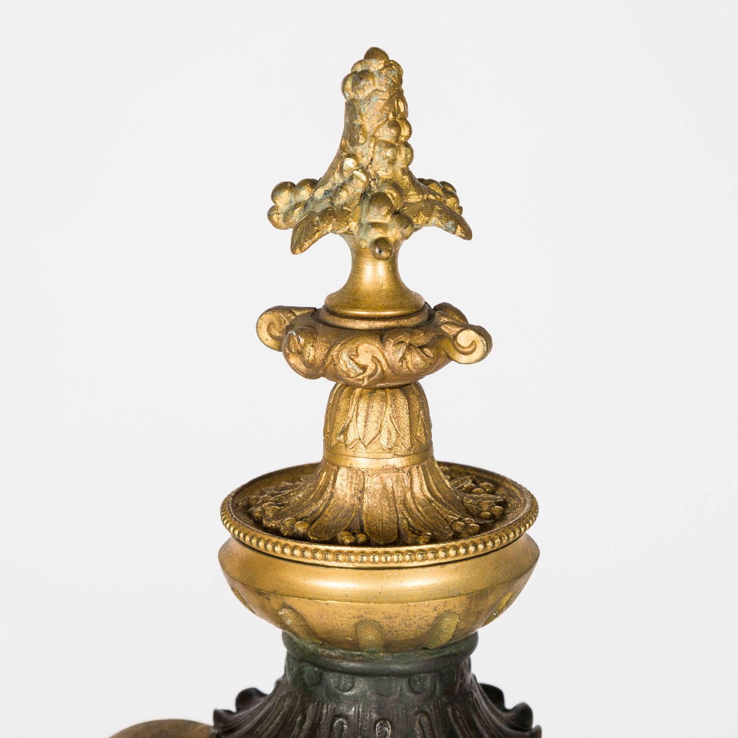 Lampe standard néo-classique en bronze doré, tôle et marbre de Sienne à deux bras. en vente 2
