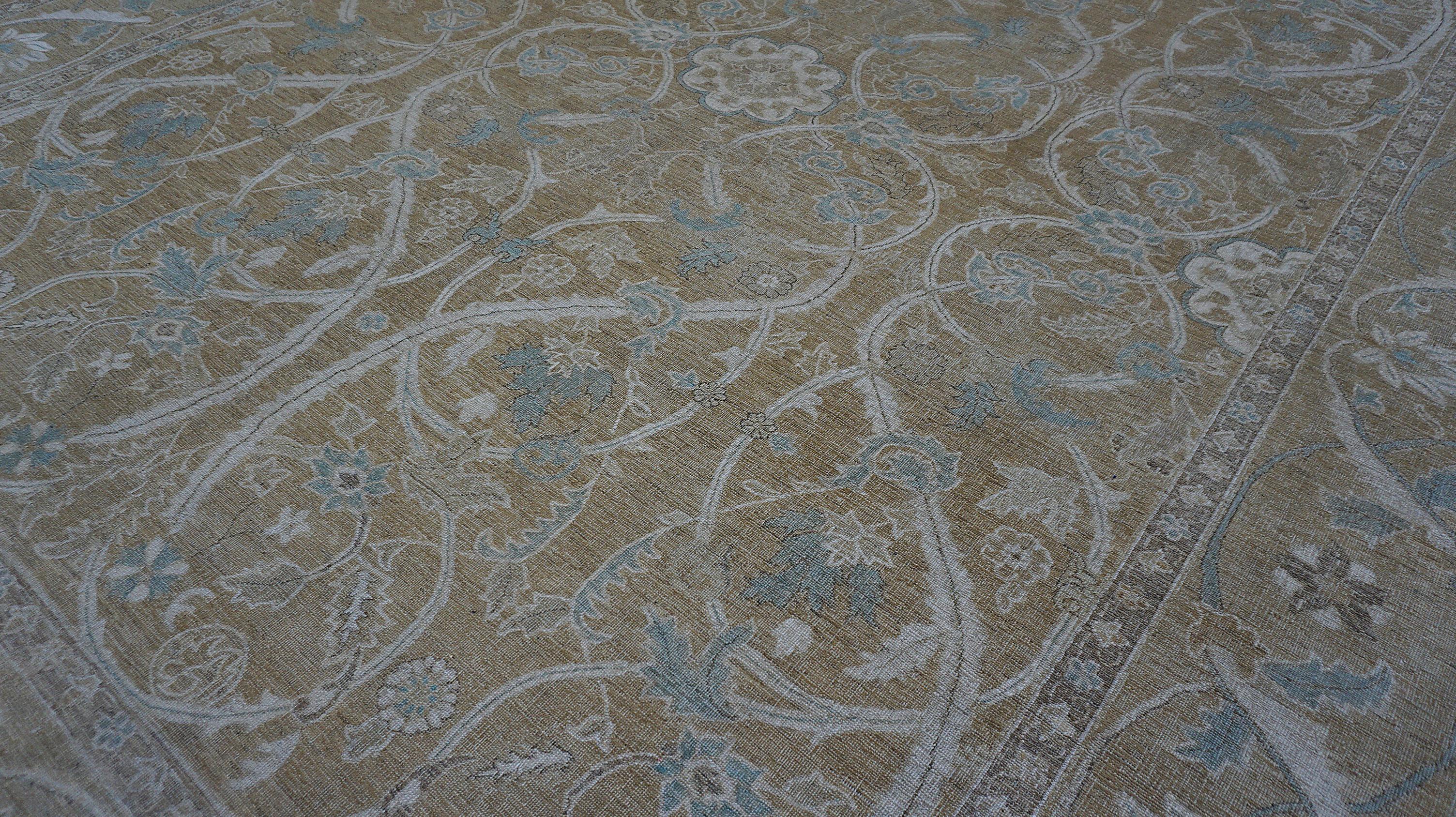 Neoklassische Gold und Tan Floral und Vine Motiv Wolle Teppich 8'9''x11'7'' im Angebot 1